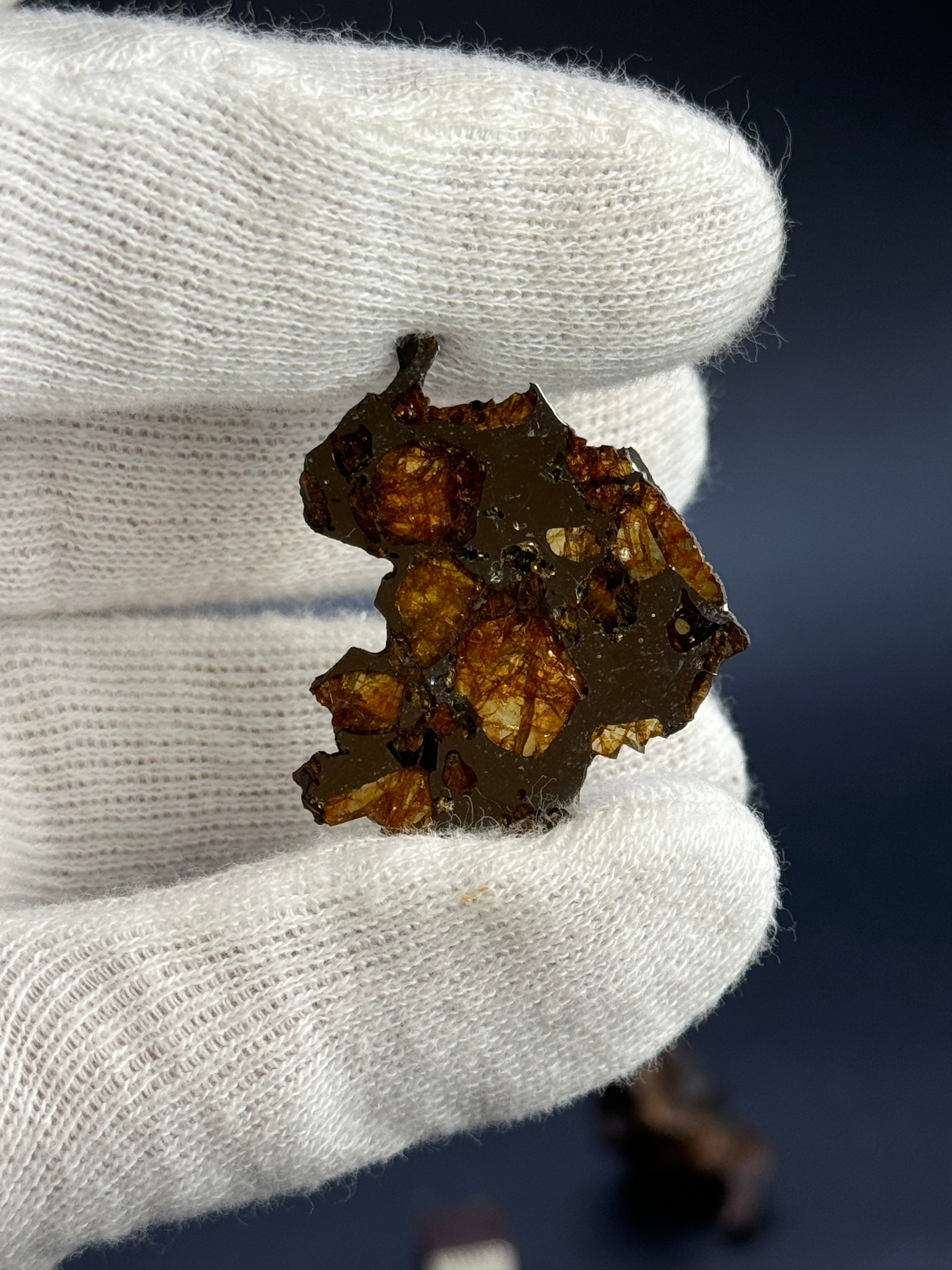 IMILAC PALLASITE METEORITE, CHILE. 3,18 grams.
