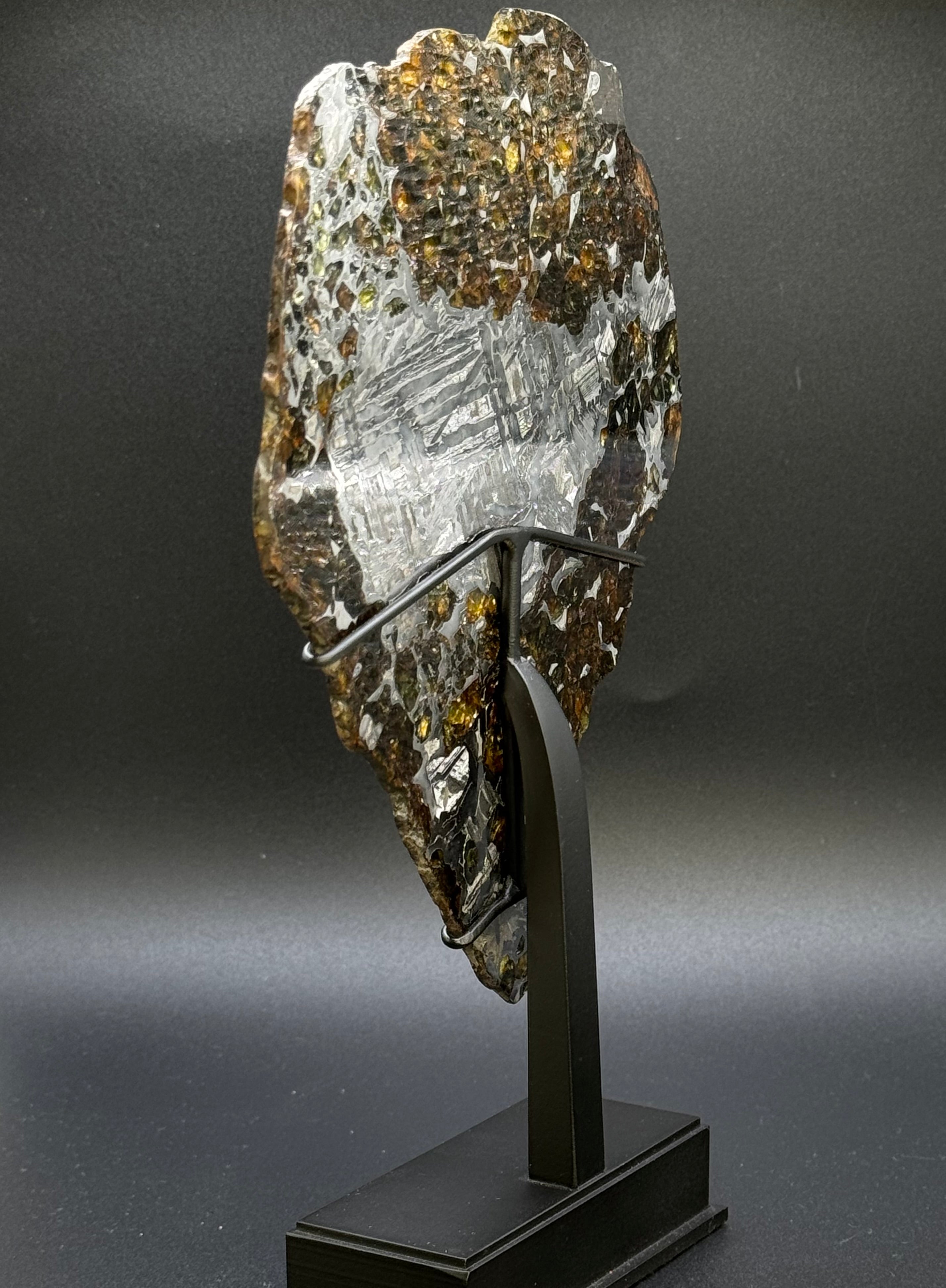 SEYMCHAN METEORITE, MAGADAN REGION, RUSSIA. 187 GRAMS.