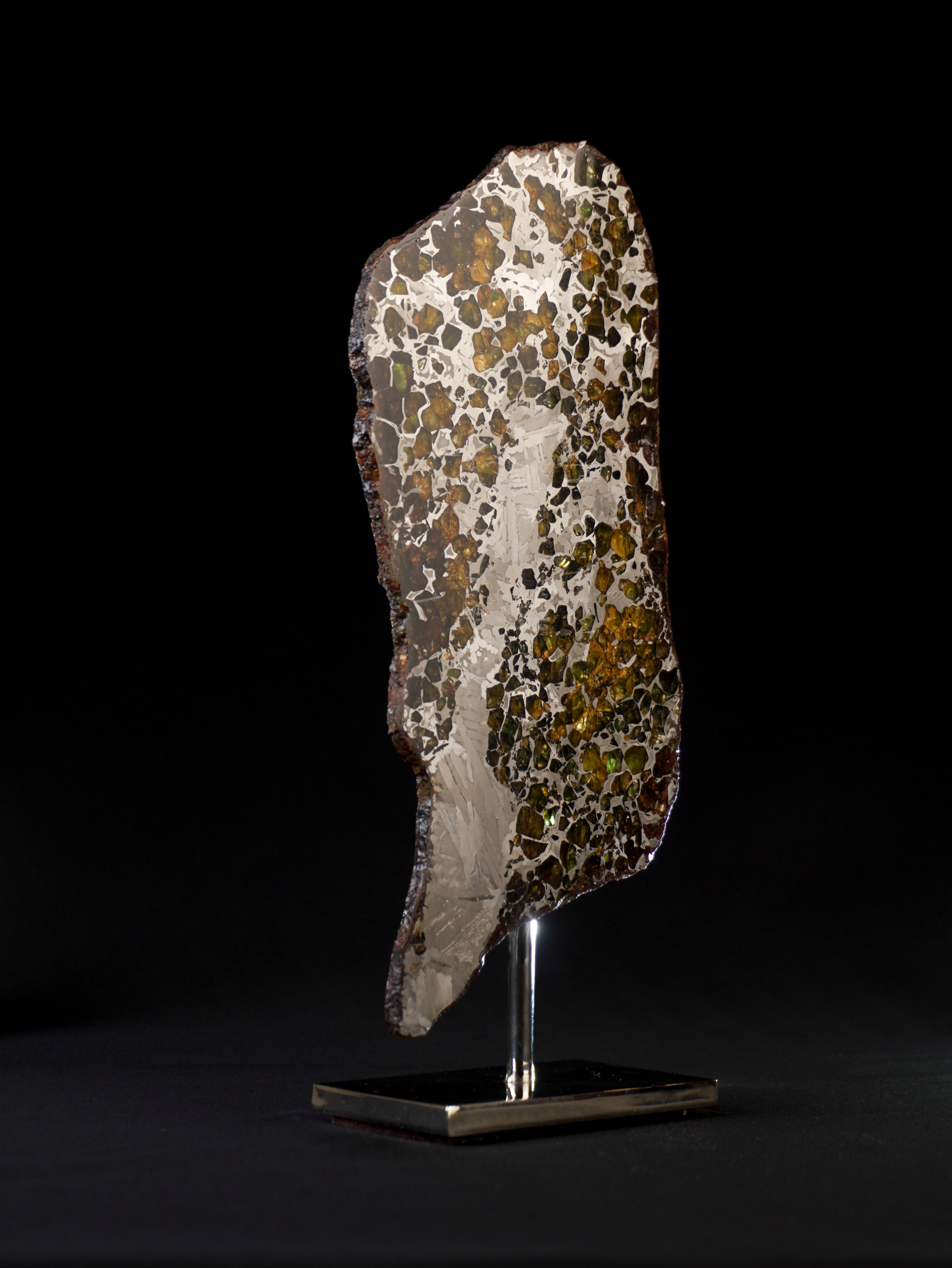 SEYMCHAN METEORITE, MAGADAN REGION, RUSSIA. 469 GRAMS.