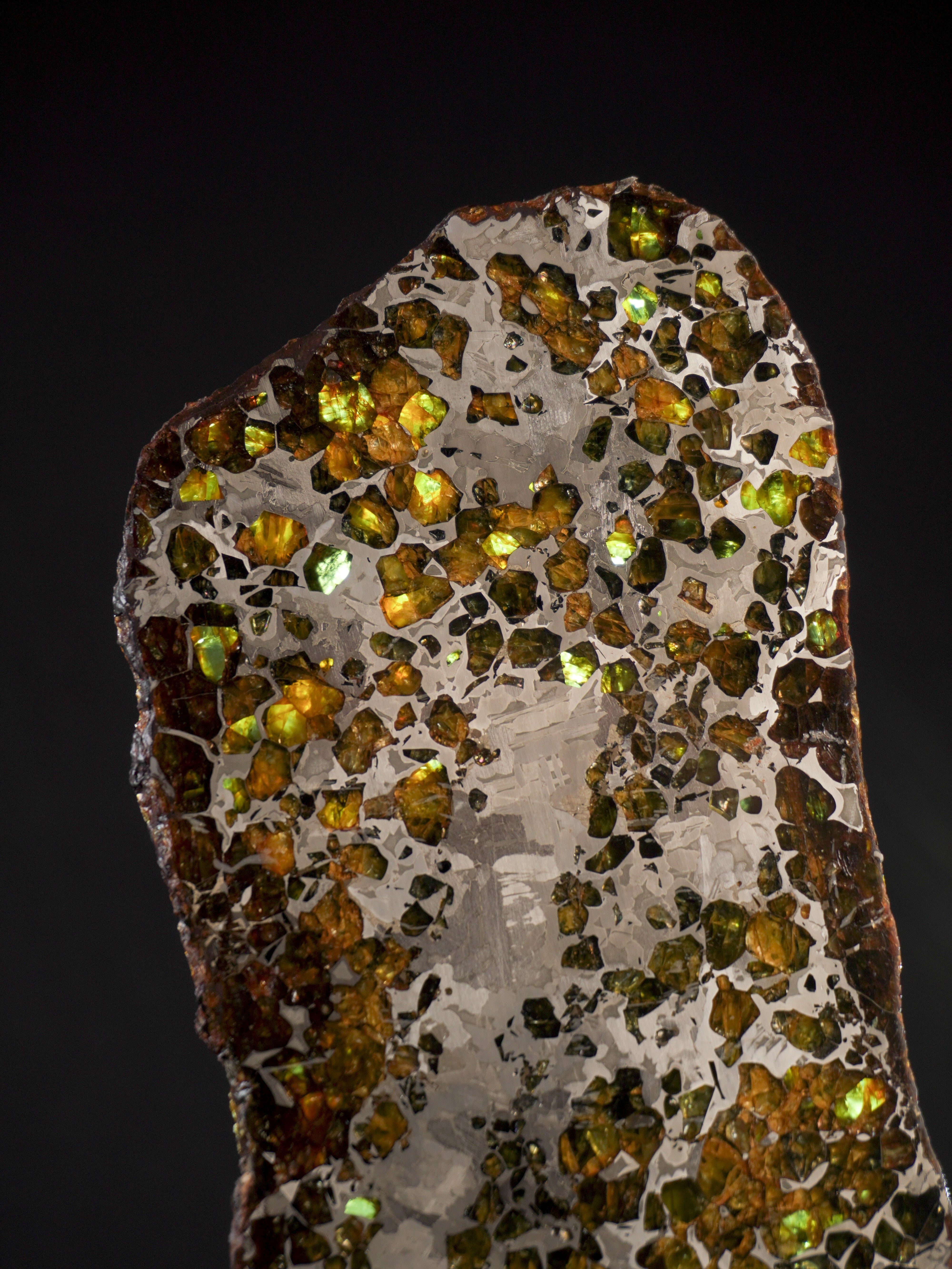 SEYMCHAN METEORITE, MAGADAN REGION, RUSSIA. 469 GRAMS.