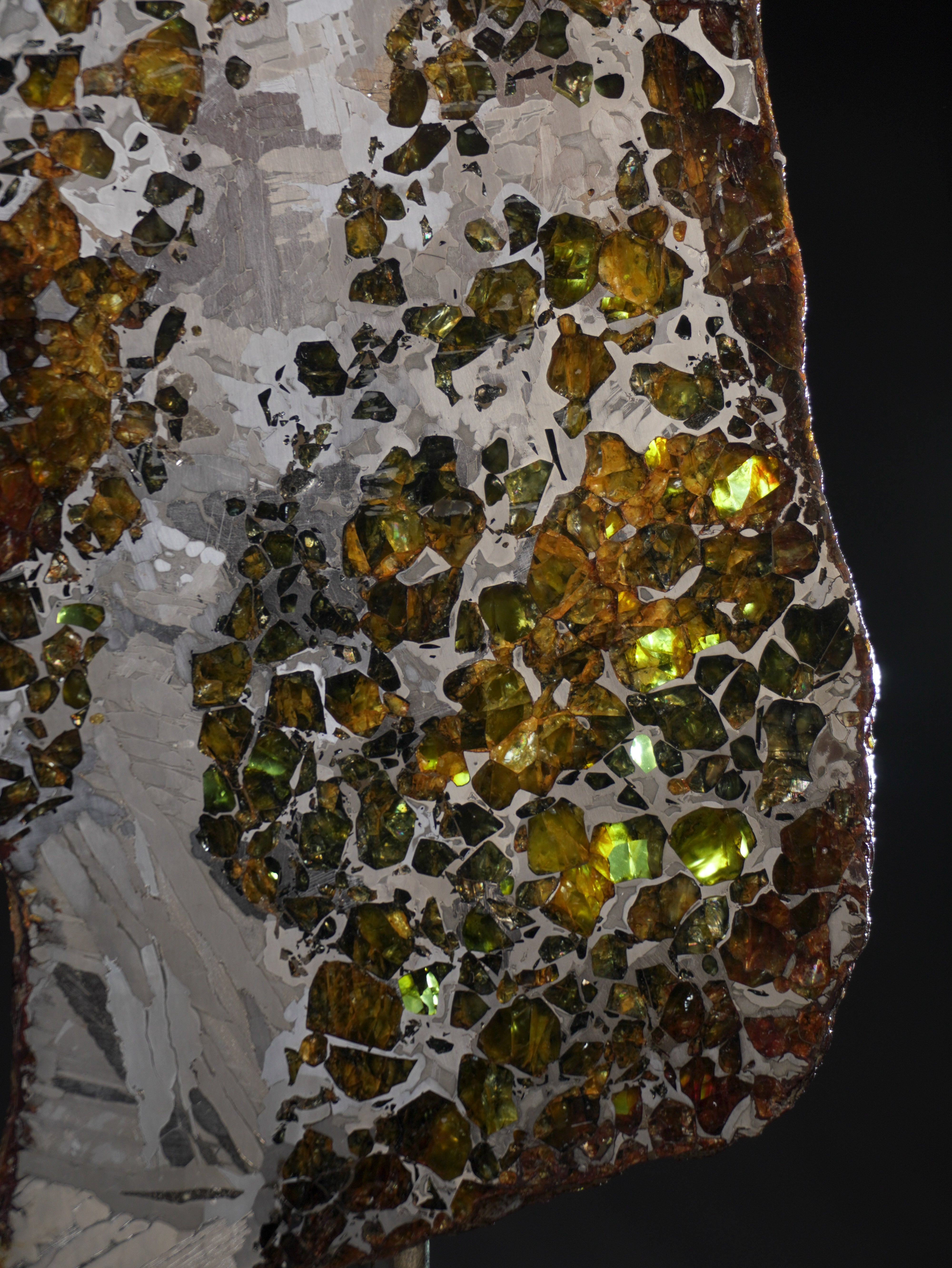 SEYMCHAN METEORITE, MAGADAN REGION, RUSSIA. 469 GRAMS.