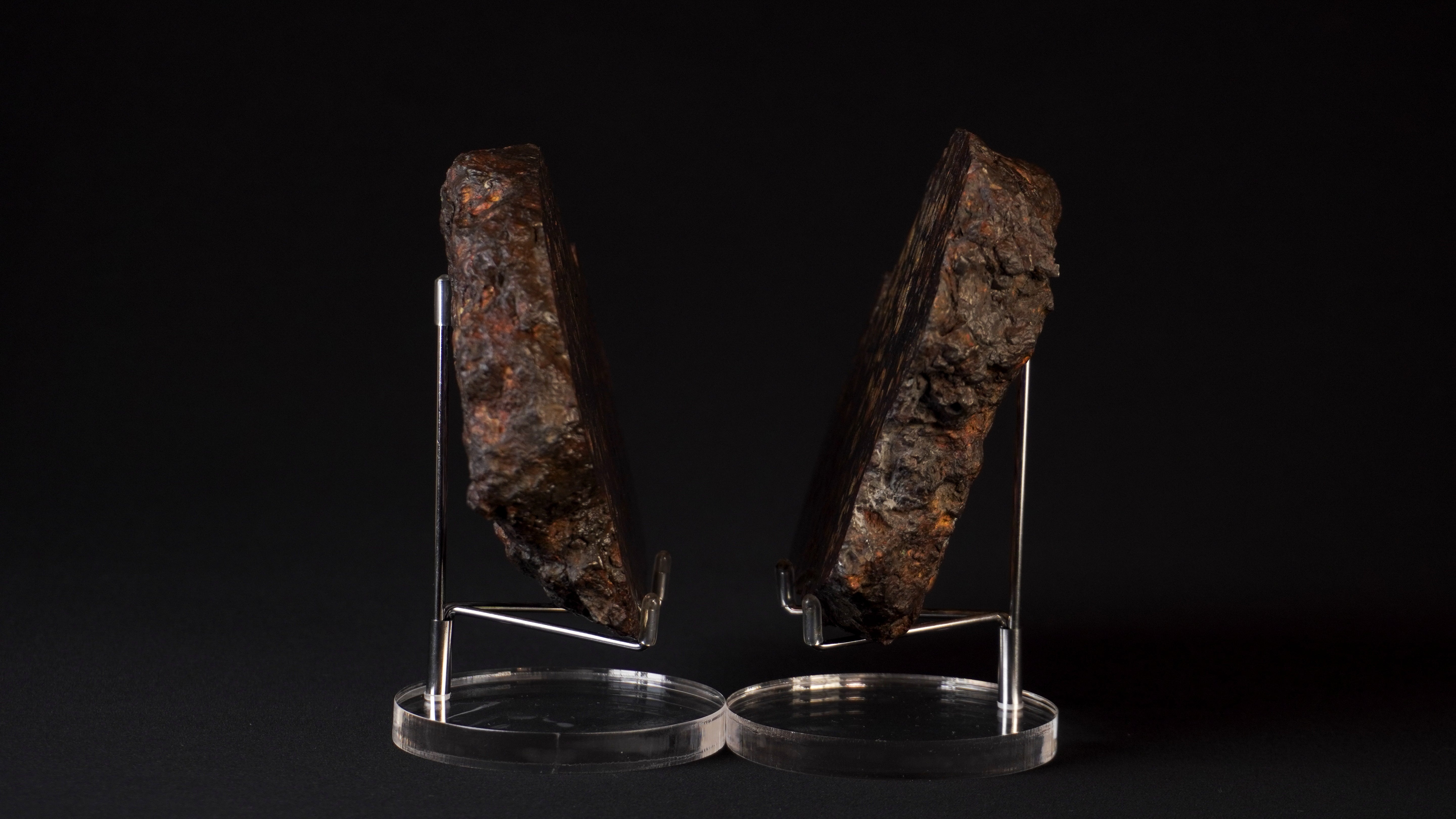 Full Sericho meteorite from Kenya, in two halves. Total weight: 3,057 grams.