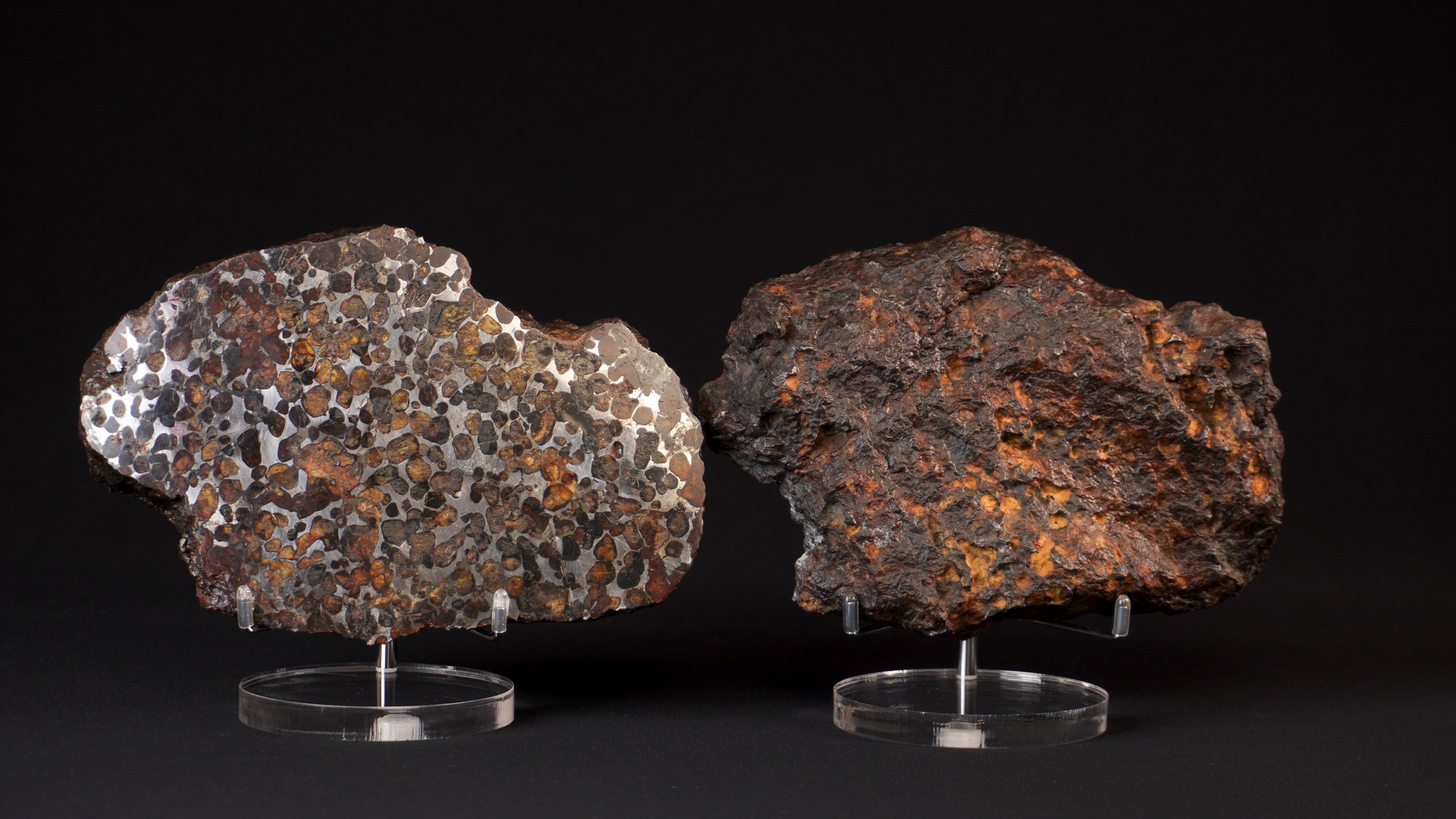 Full Sericho meteorite from Kenya, in two halves. Total weight: 3,057 grams.