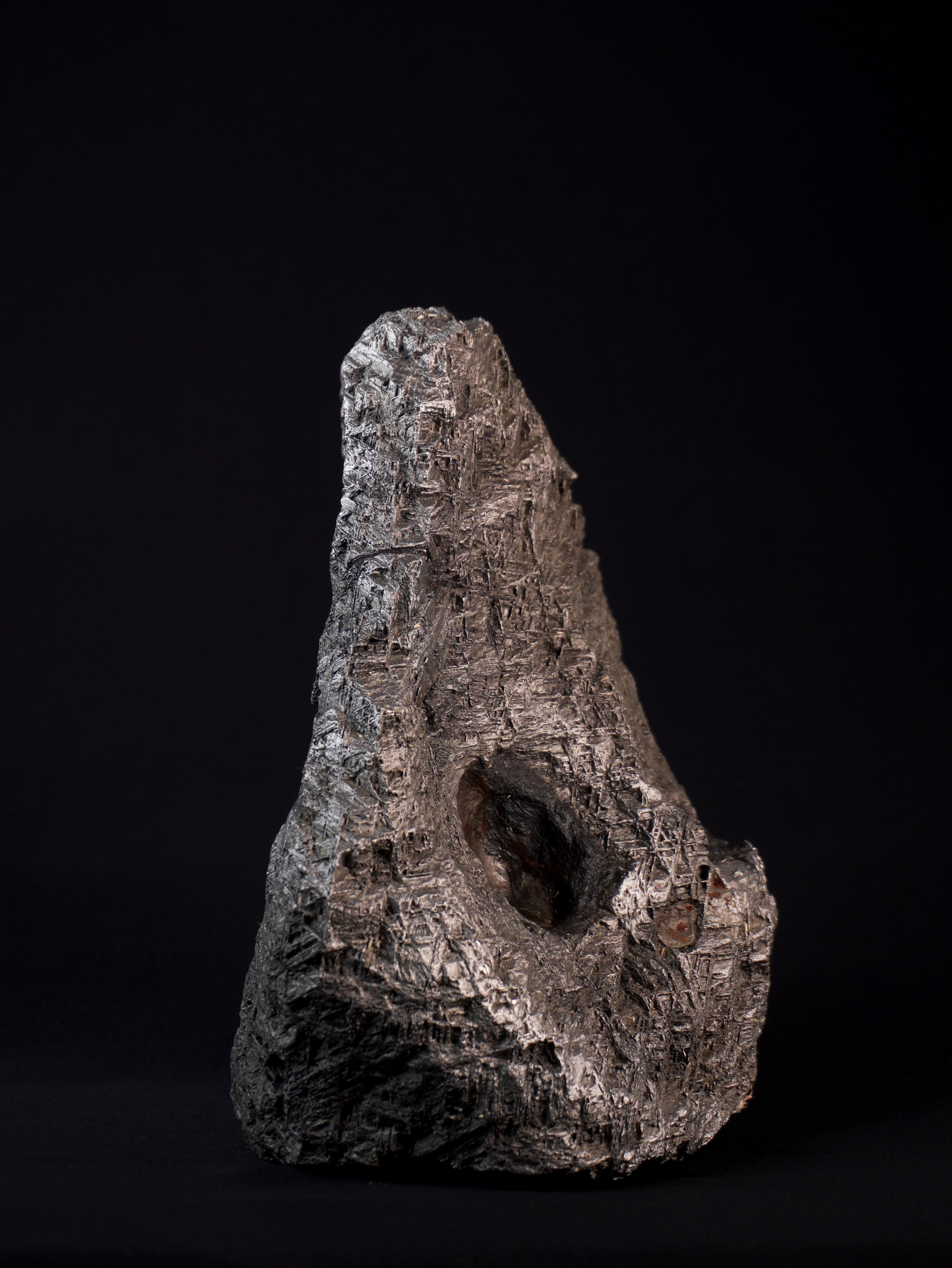 MUONIONALUSTA METEORITE, SWEDEN. FULL METEORITE 13.4 KILOGRAMS.