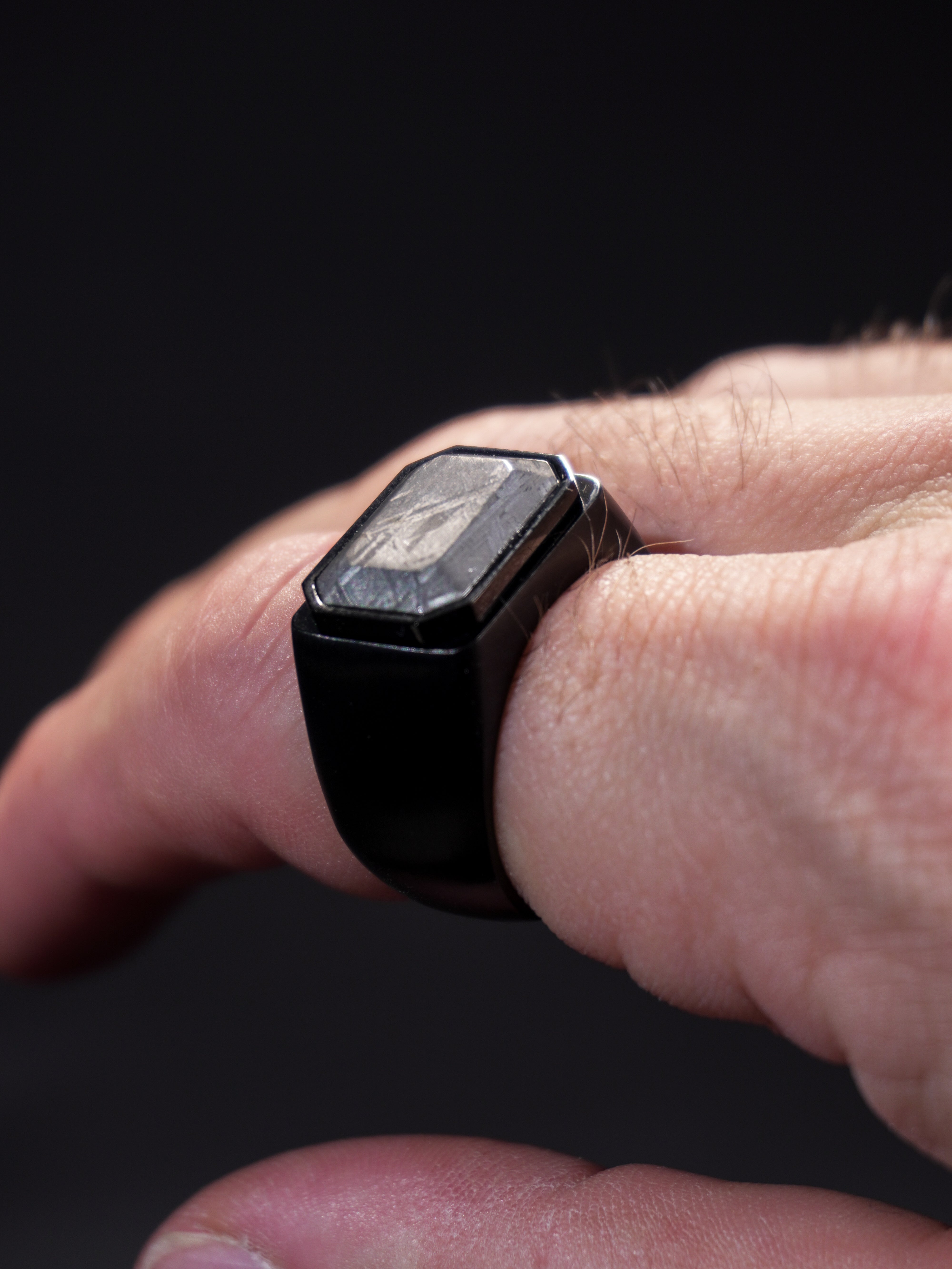 Muonionalusta meteorite Signet ring