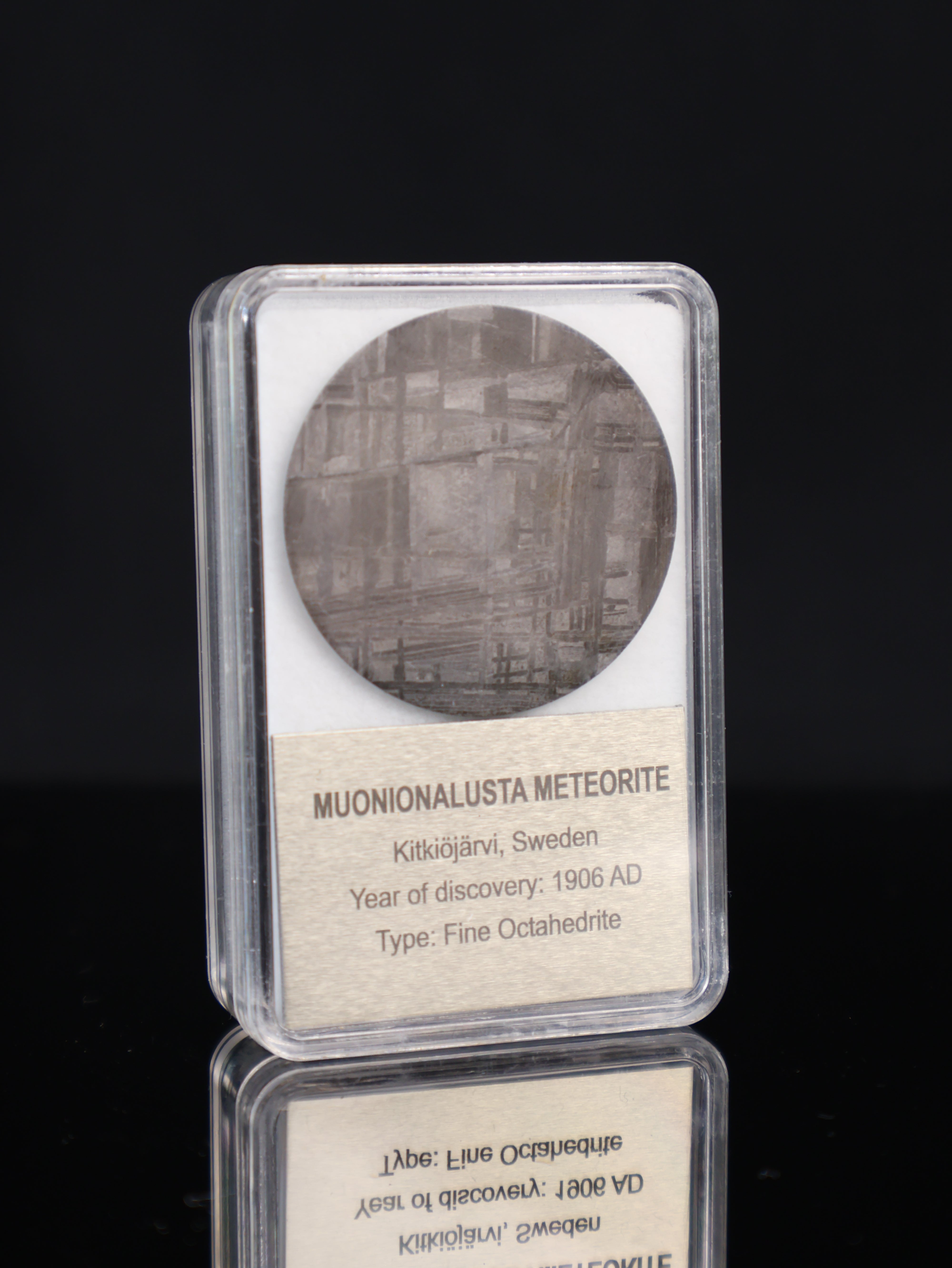 MUONIONALUSTA METEORITE, SWEDEN. DISPLAY BOX.
