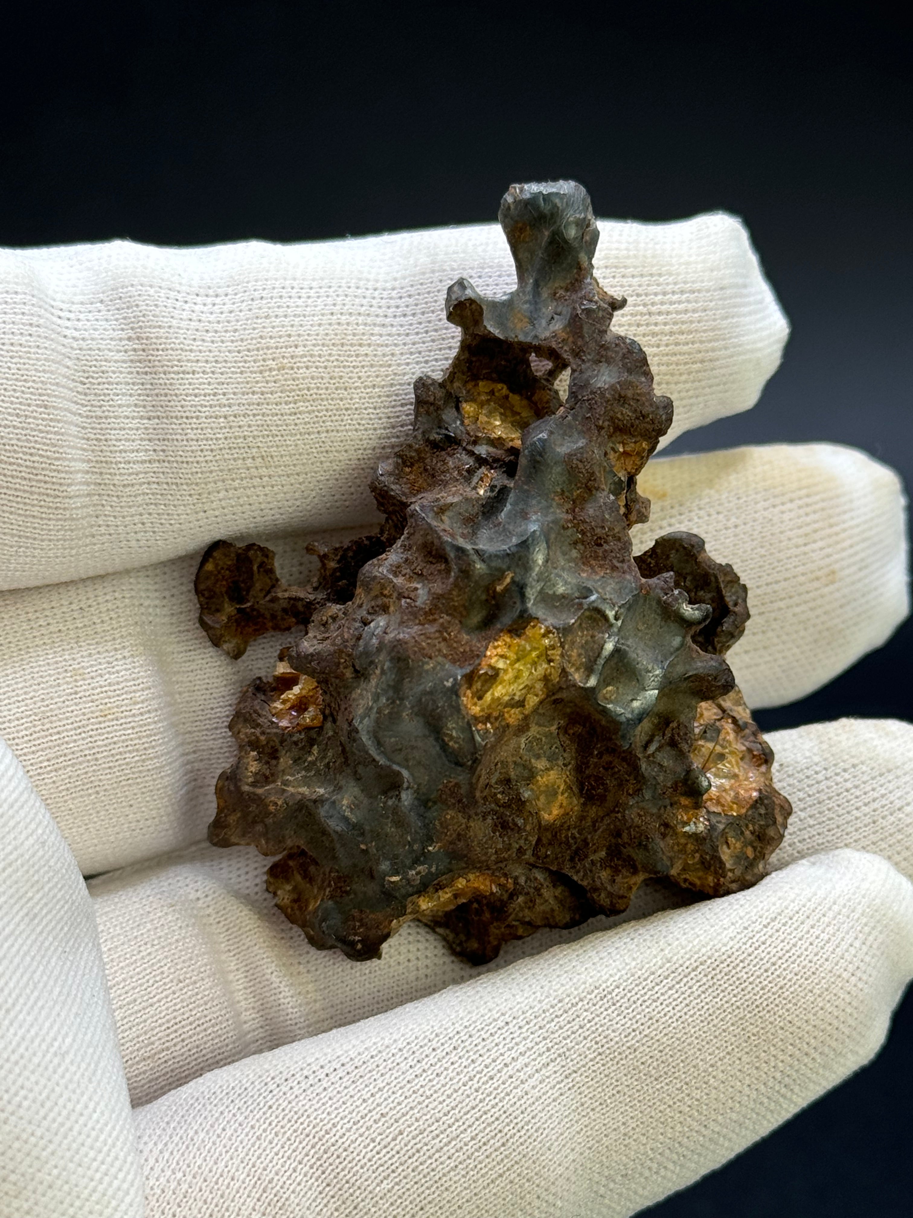 IMILAC PALLASITE METEORITE, CHILE. 55,41 grams. Full specimen.