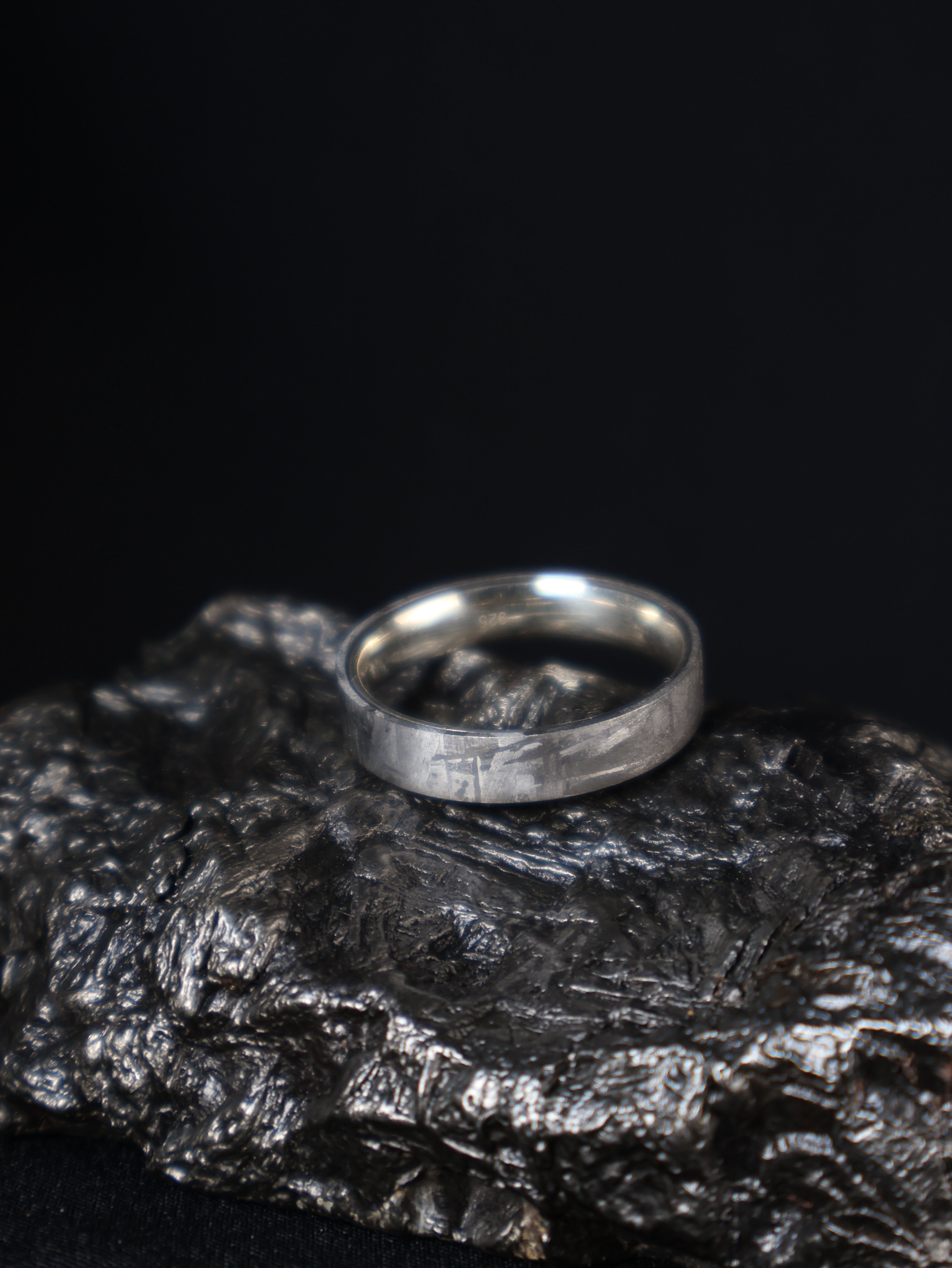 INTERSTELLAR - MUONIONALUSTA METEORITE & SILVER 925