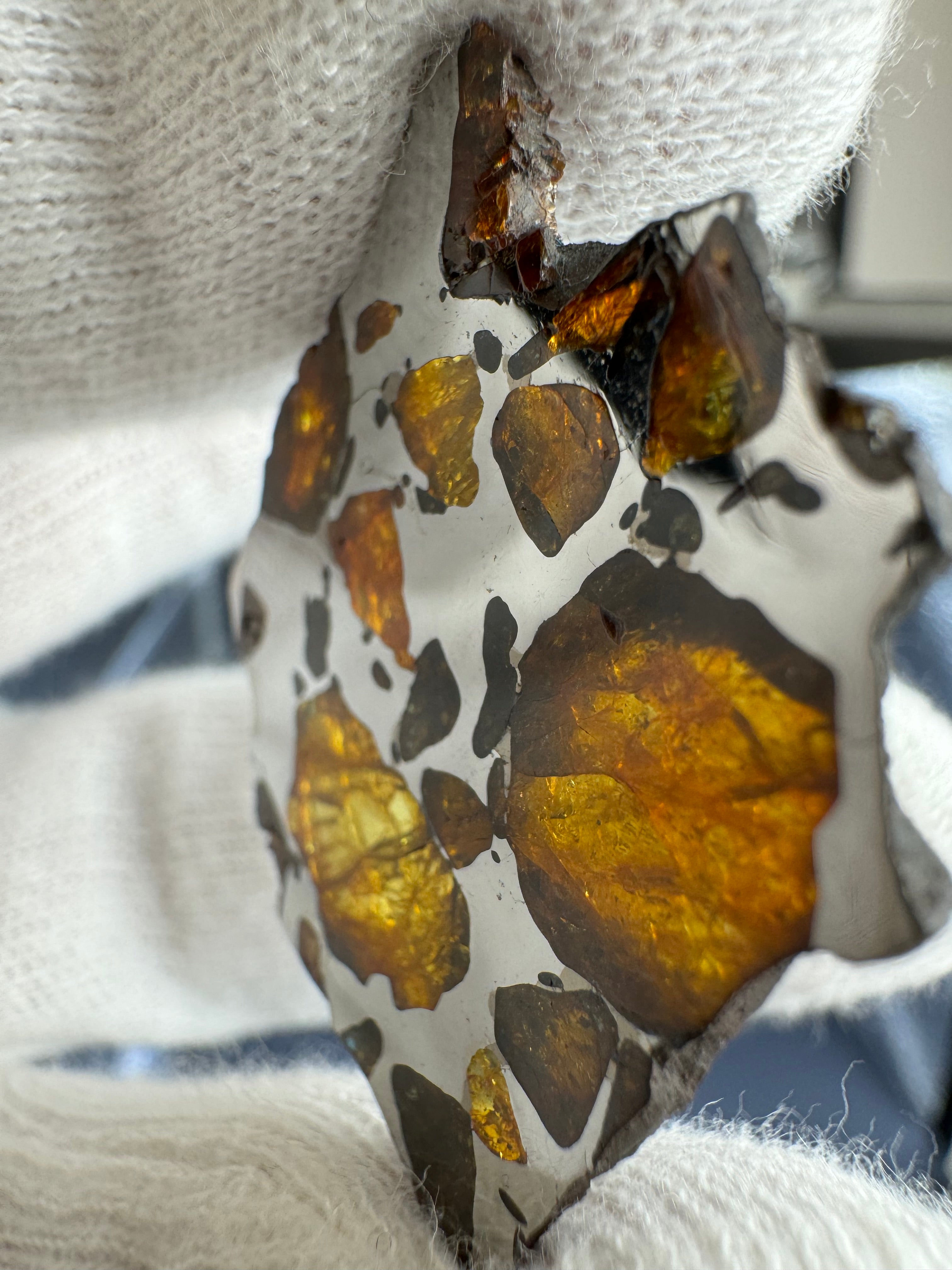 IMILAC PALLASITE METEORITE, CHILE. 7,43 Grams