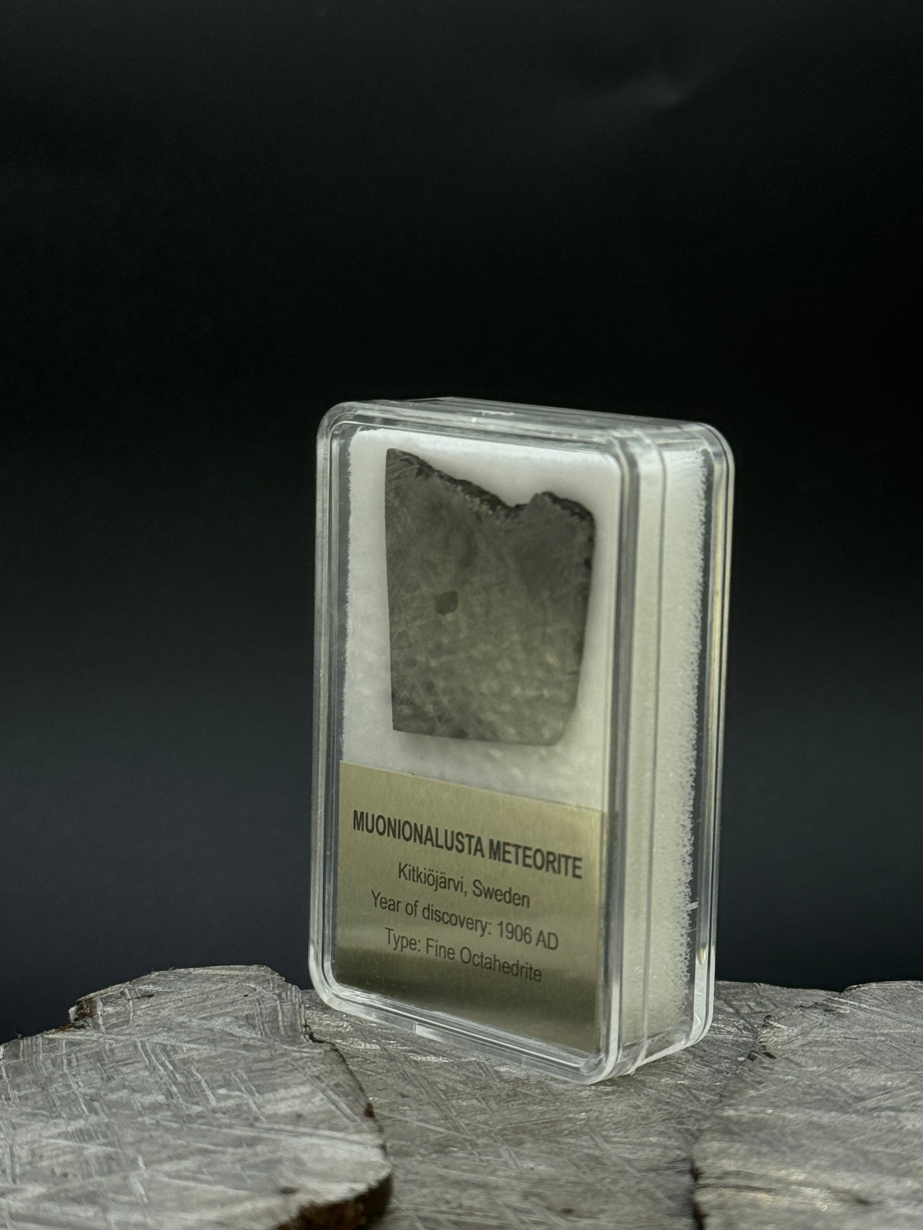 Muonionalusta meteorite, Sweden. Display box. 10 grams.