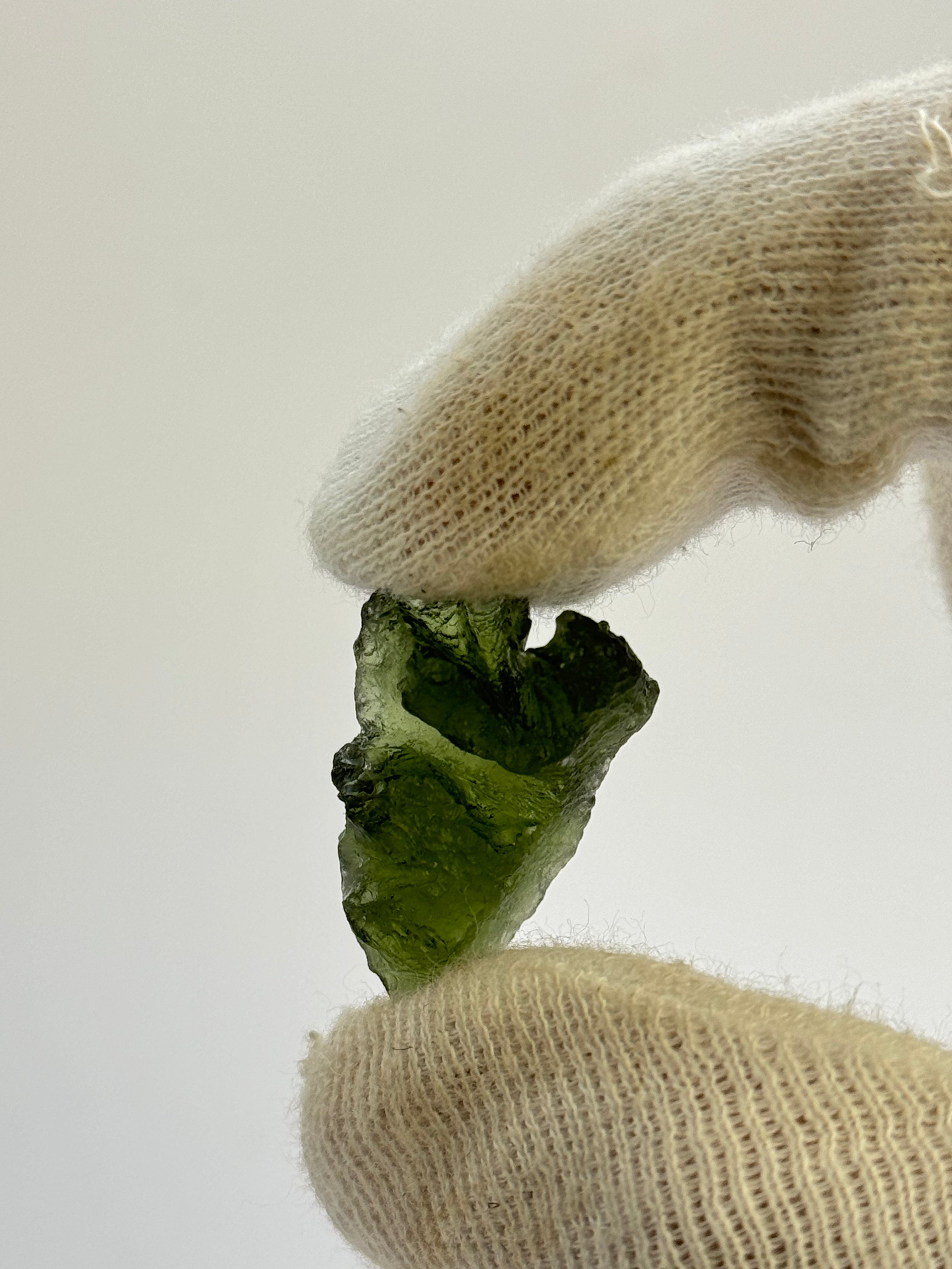 Raw Moldavite, Czech Republic. 4,60 grams.