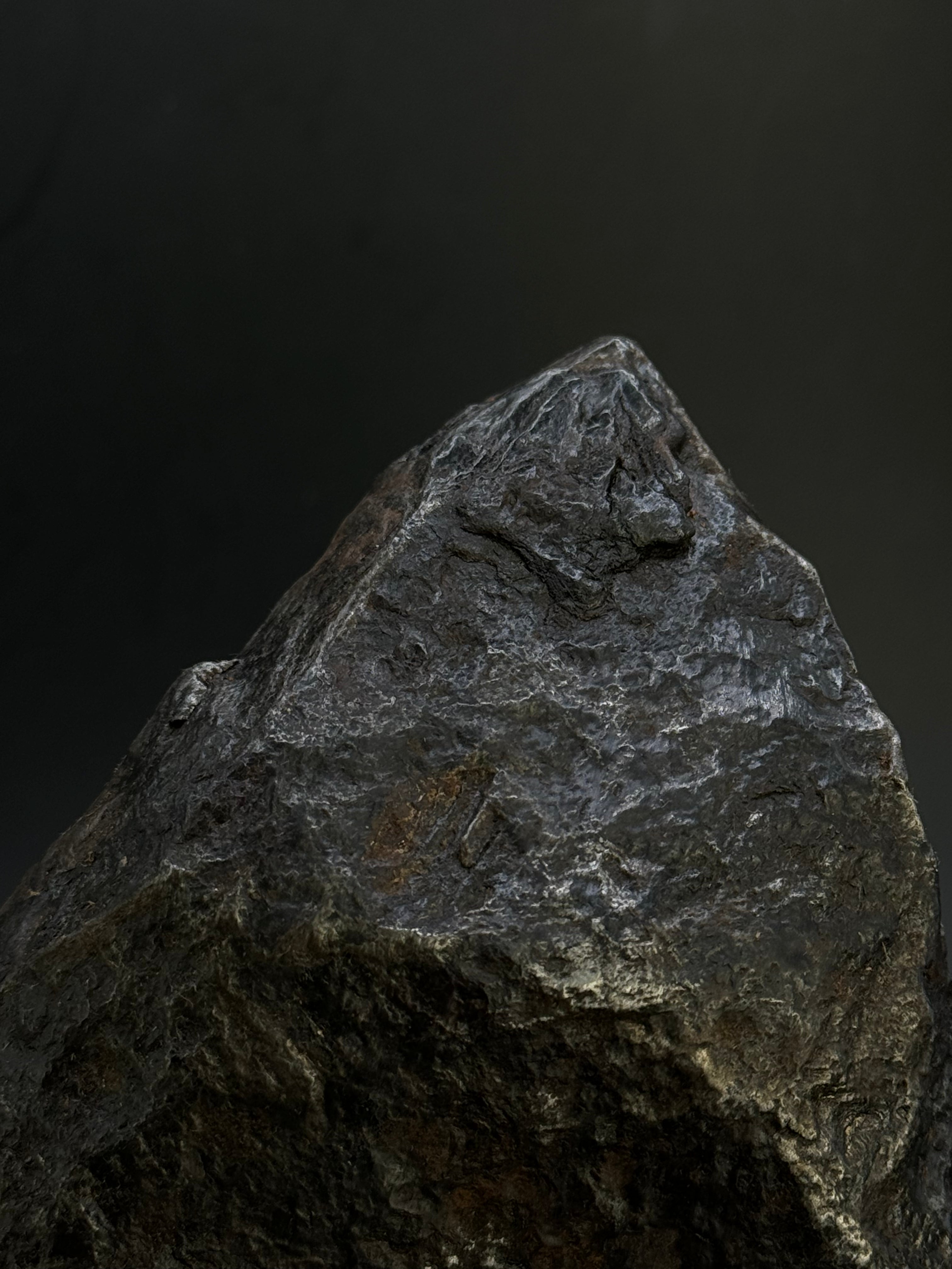 Muonionalusta Meteorite, Sweden. Full meteorite, 1705 grams.
