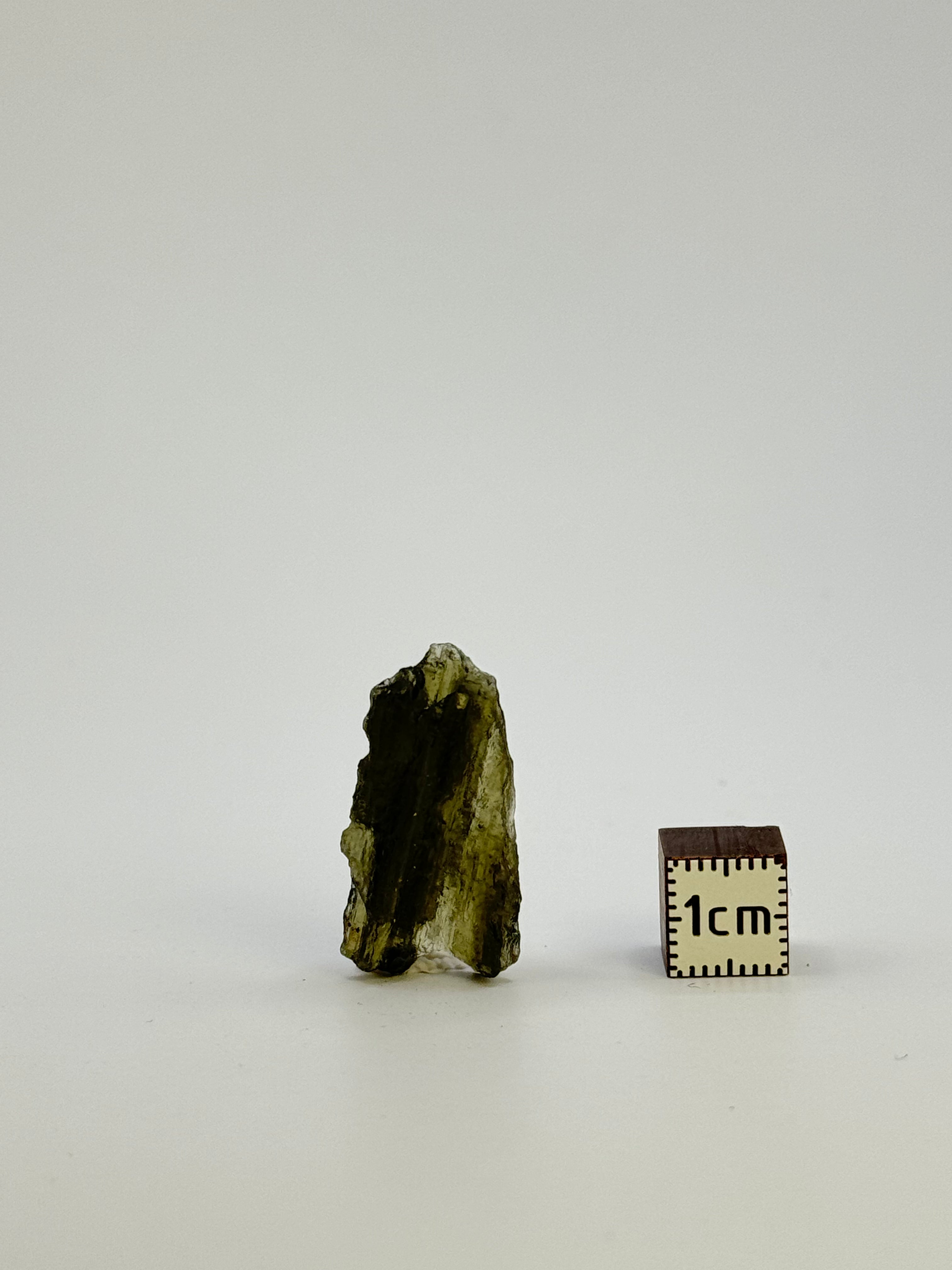 Raw Moldavite, Czech Republic. 2,85 grams.