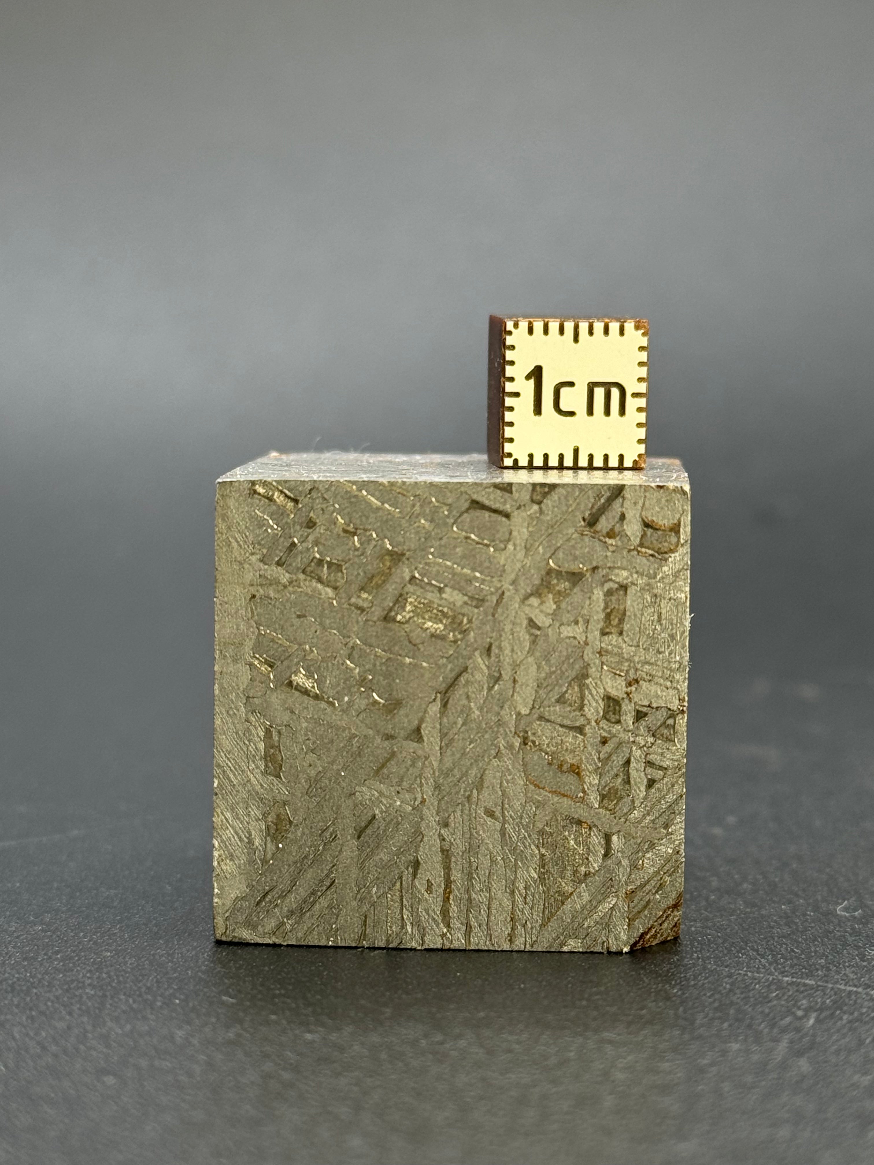 ALETAI, GOBI DESERT, CHINA. 190 GRAMS CUBE.
