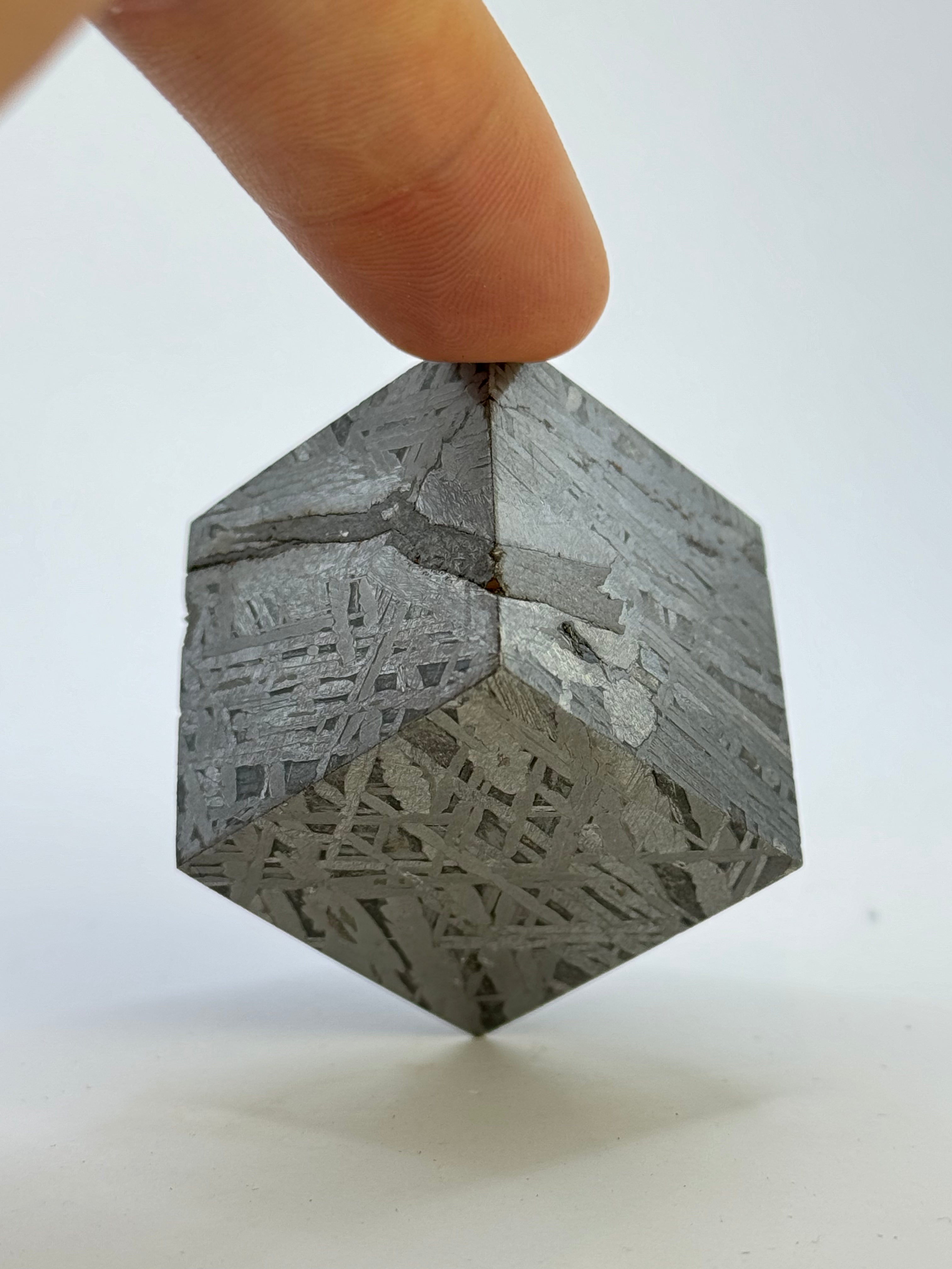 Aletai, Gobi Desert, China. 187,90 grams Cube.