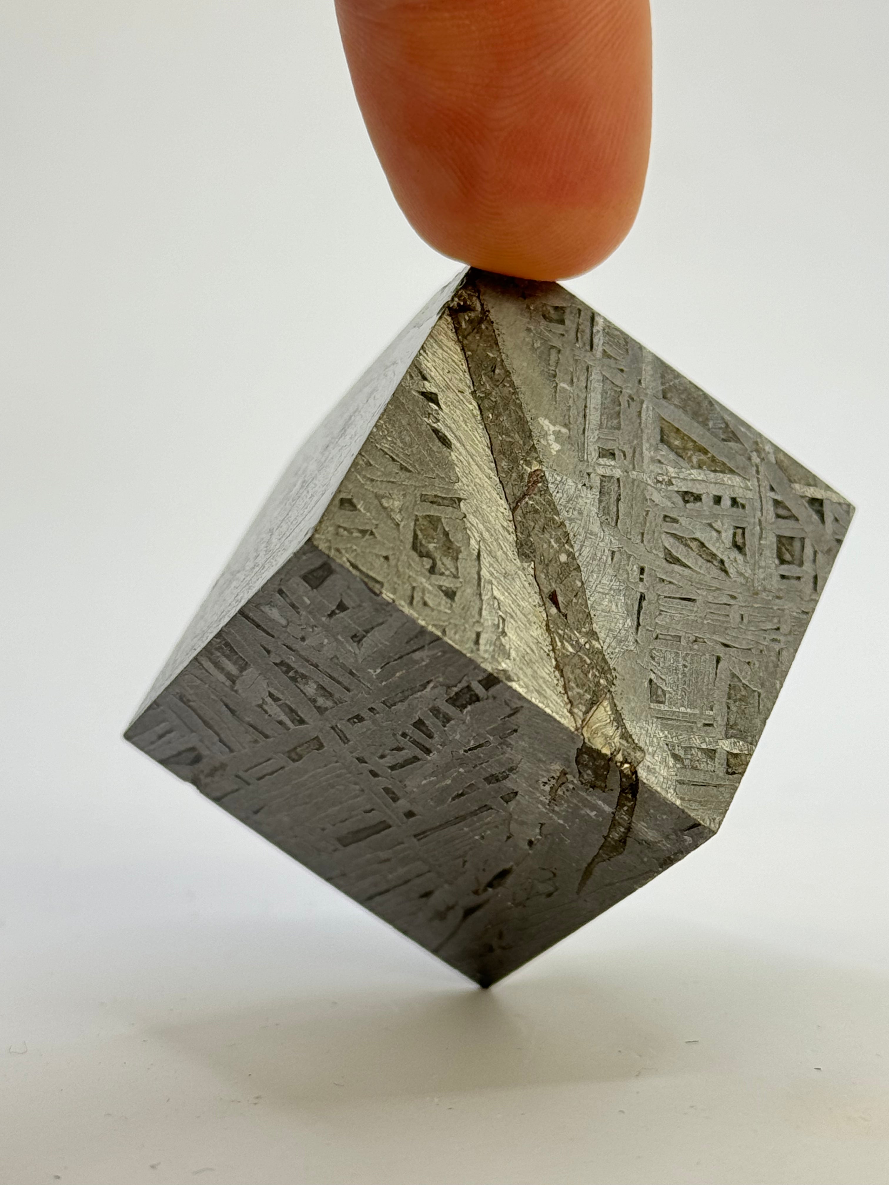 Aletai Meteorite Cube, Gobi Desert, China. 188,67 grams