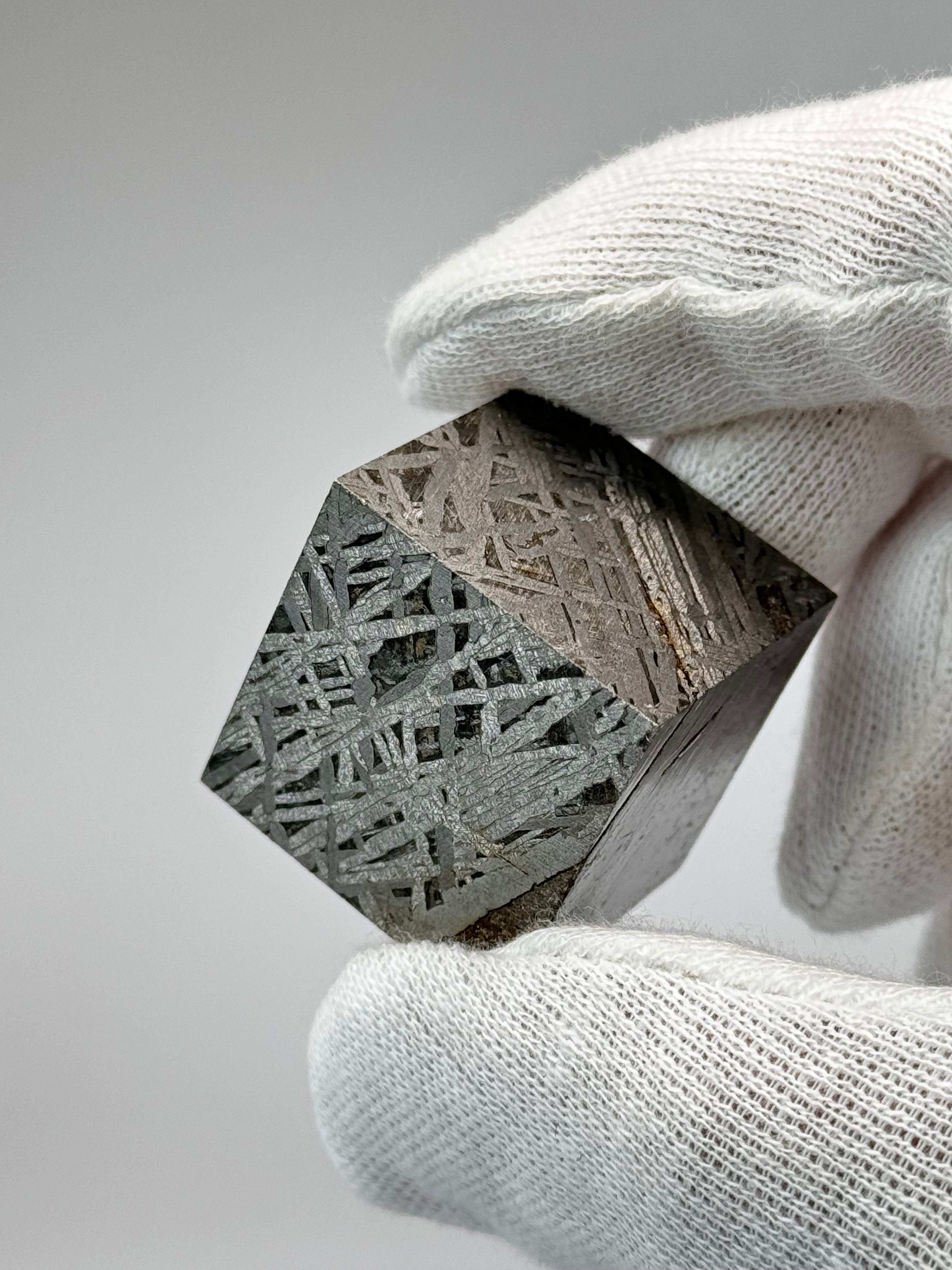 Aletai, Gobi Desert, China. 187,90 grams Cube.