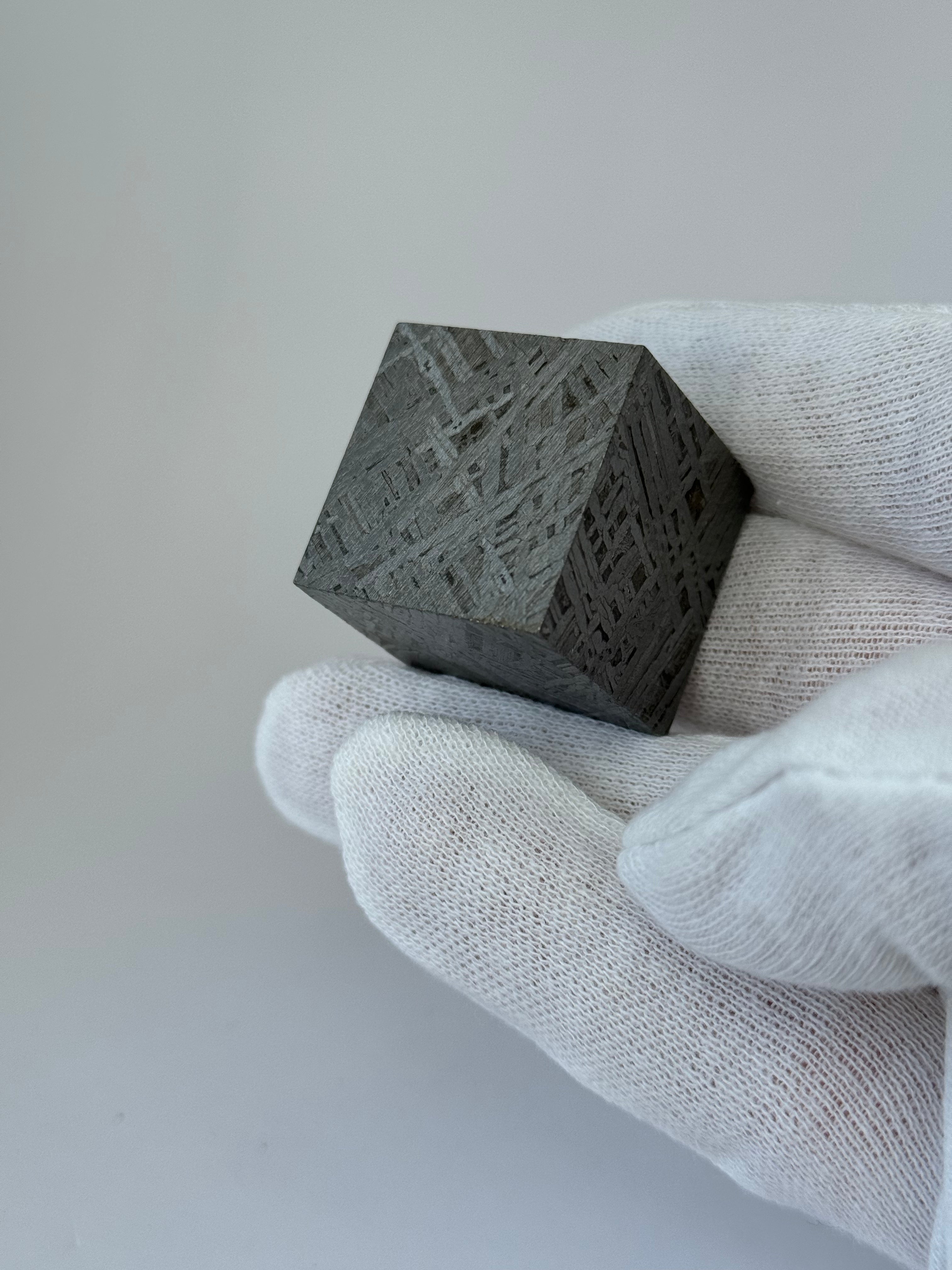 Aletai Meteorite Cube, Gobi Desert, China. 188,67 grams
