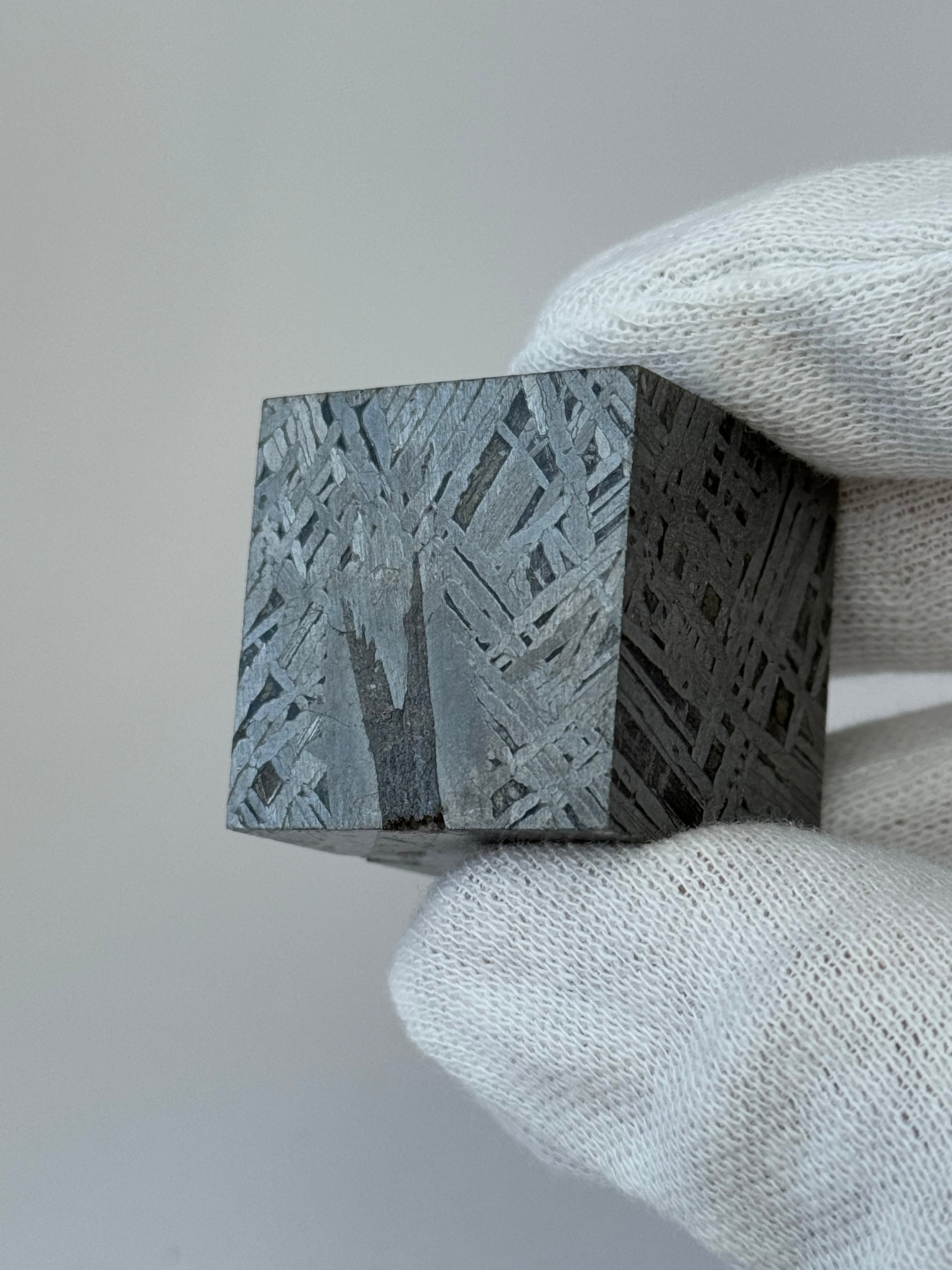 Aletai Meteorite Cube, Gobi Desert, China. 188,67 grams