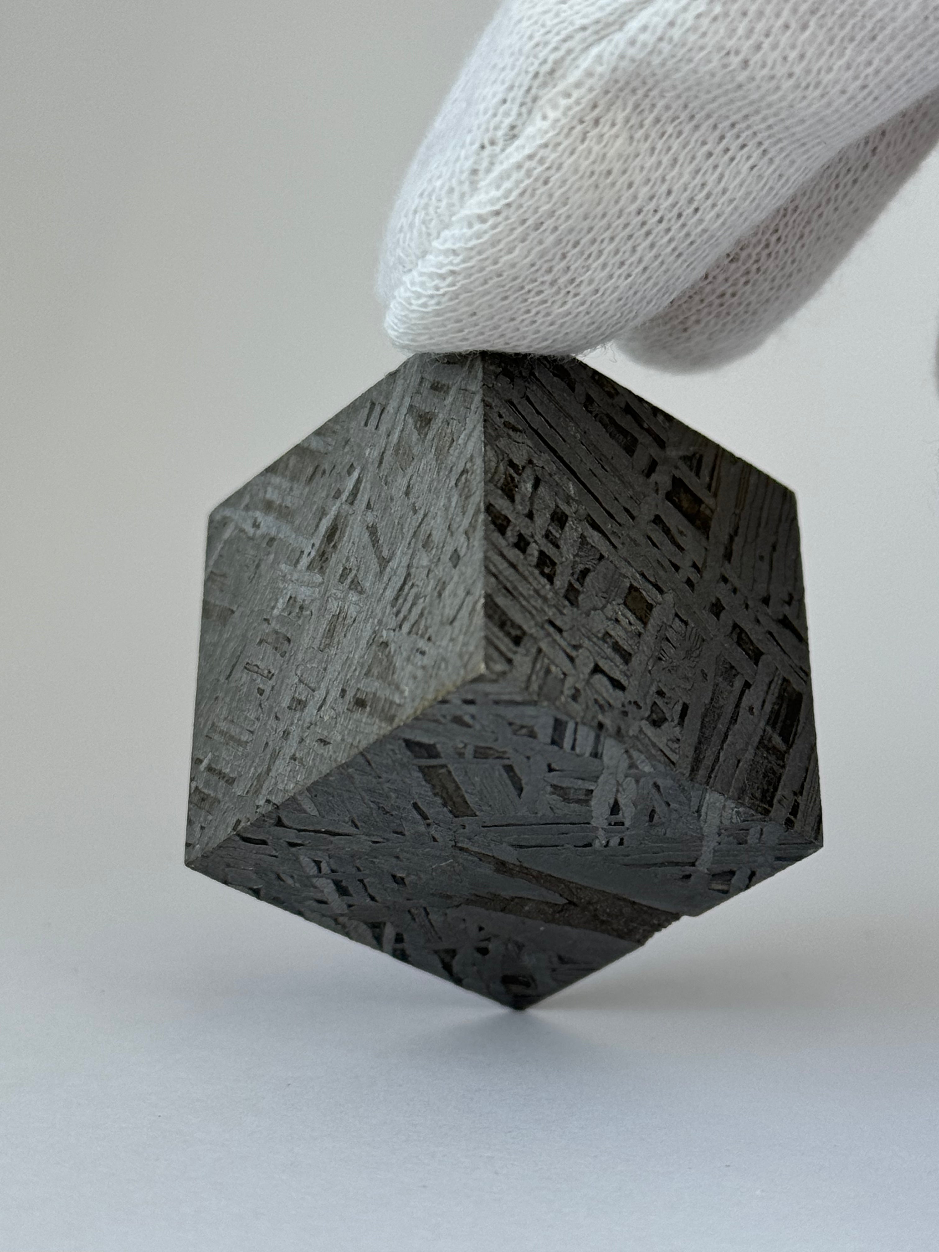 Aletai Meteorite Cube, Gobi Desert, China. 188,67 grams
