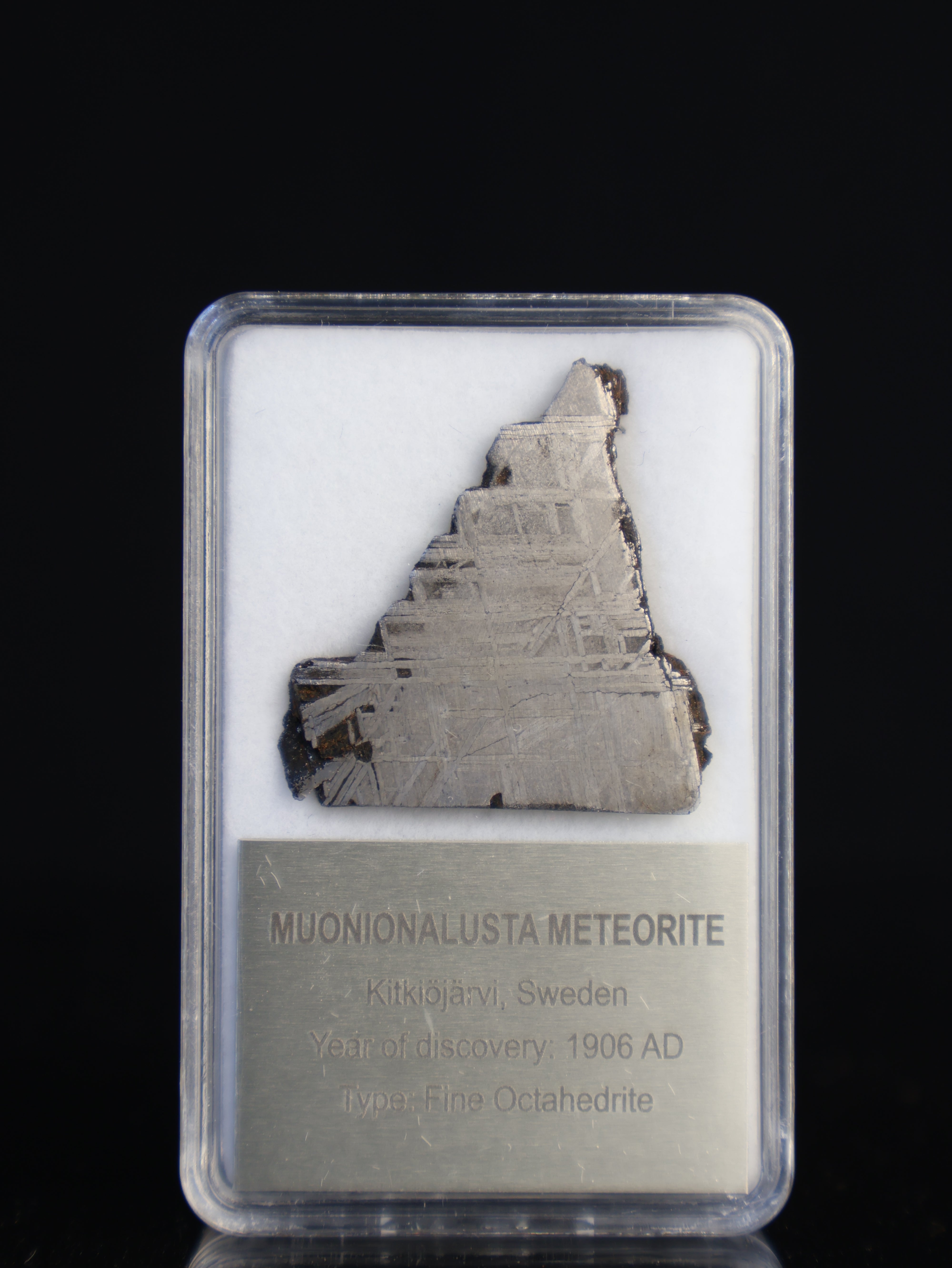 MUONIONALUSTA METEORITE, SWEDEN. DISPLAY BOX. 9,35 GRAMS.