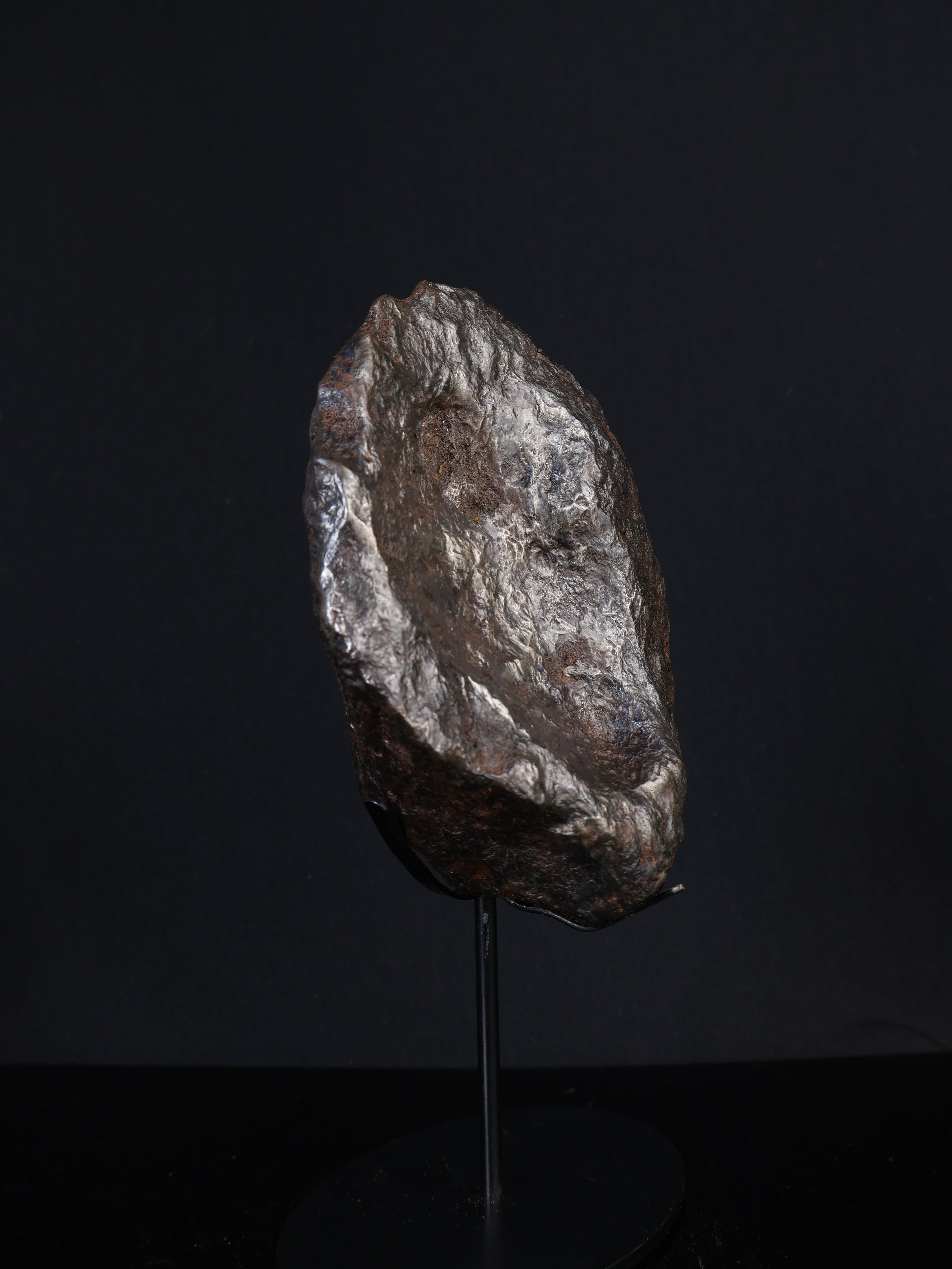 MUONIONALUSTA METEORITE, SWEDEN. FULL METEORITE 1711 grams.