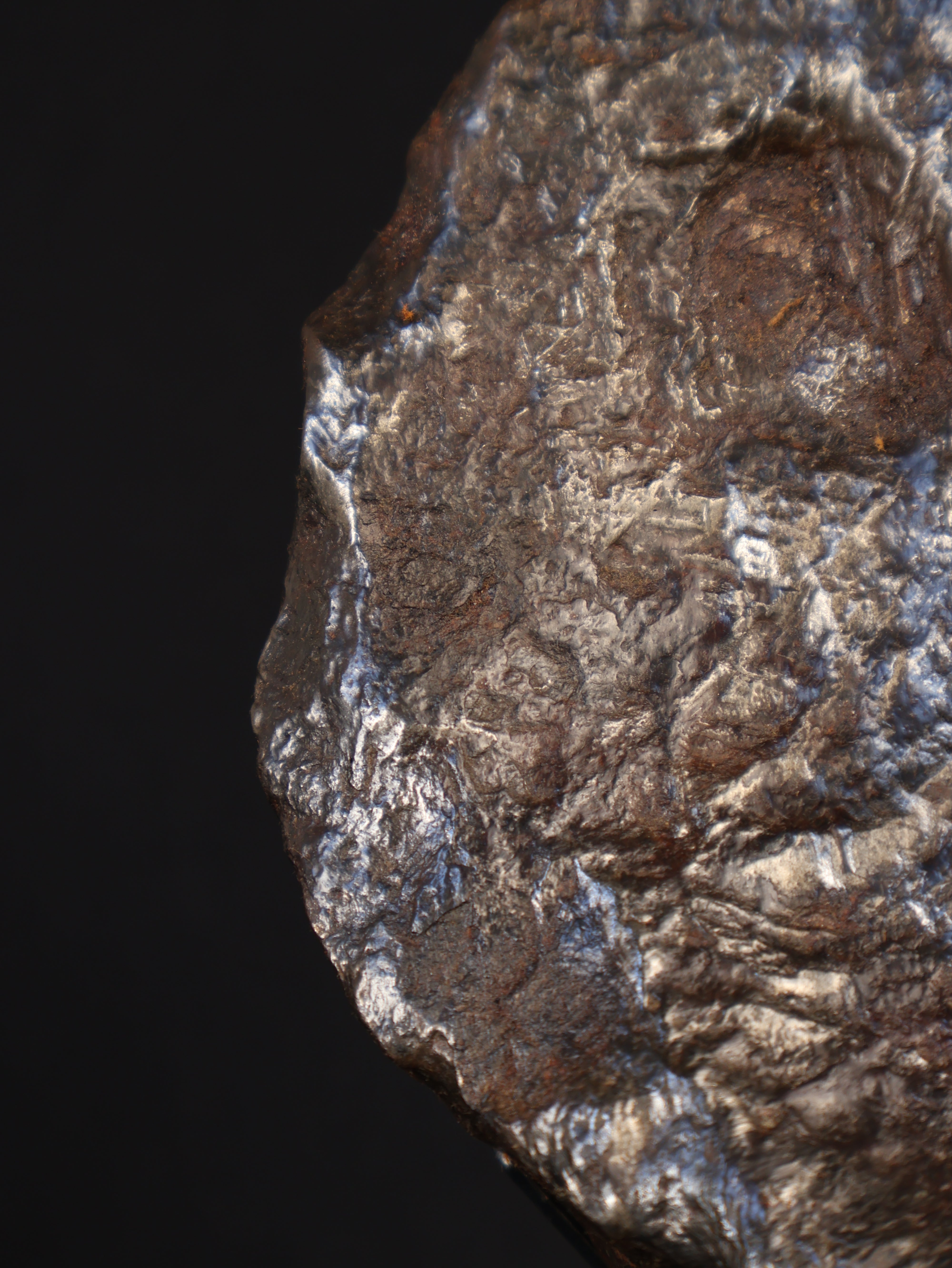 MUONIONALUSTA METEORITE, SWEDEN. FULL METEORITE 1711 grams.