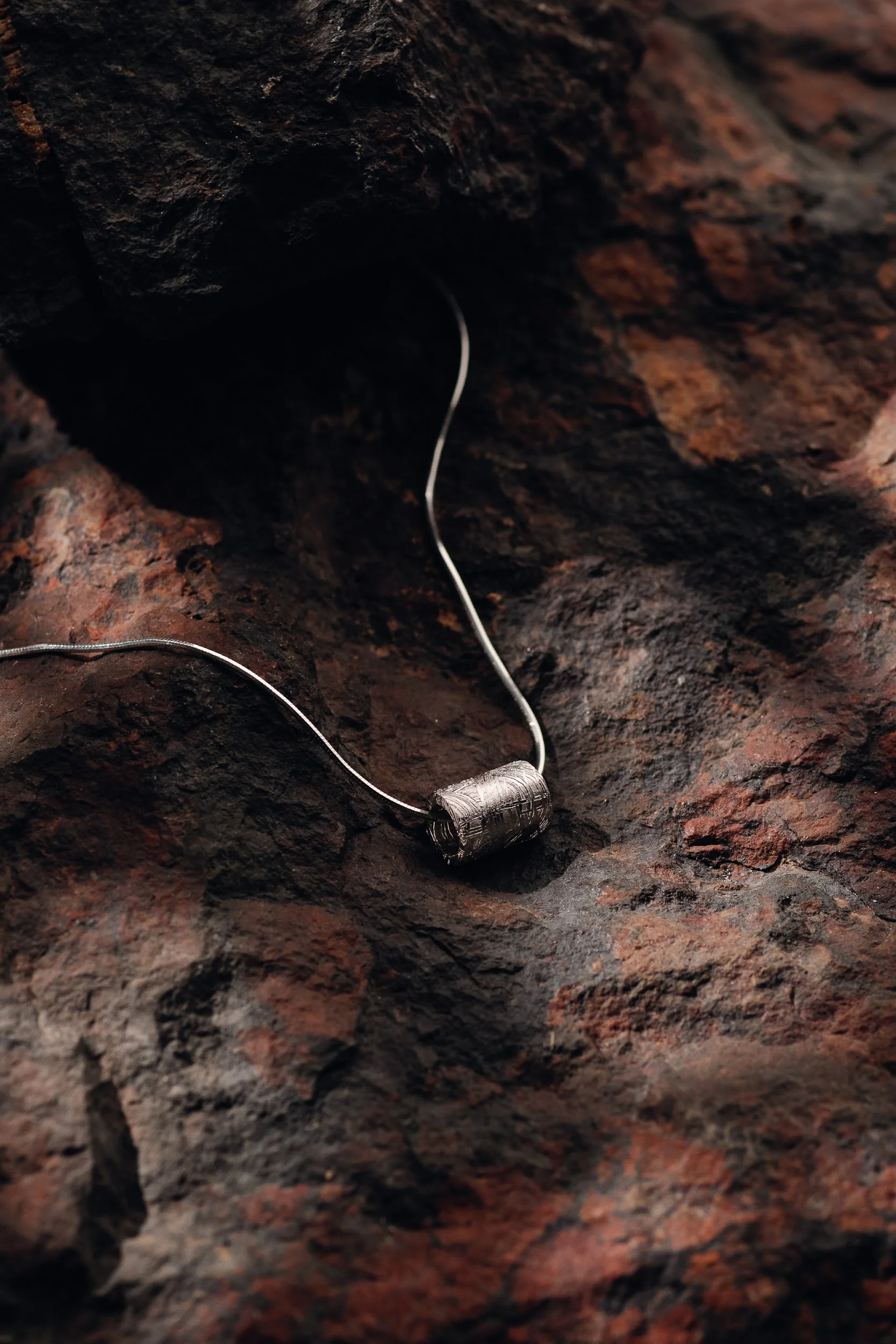 MUONIONALUSTA METEORITE PENDANT “THE AXIS”