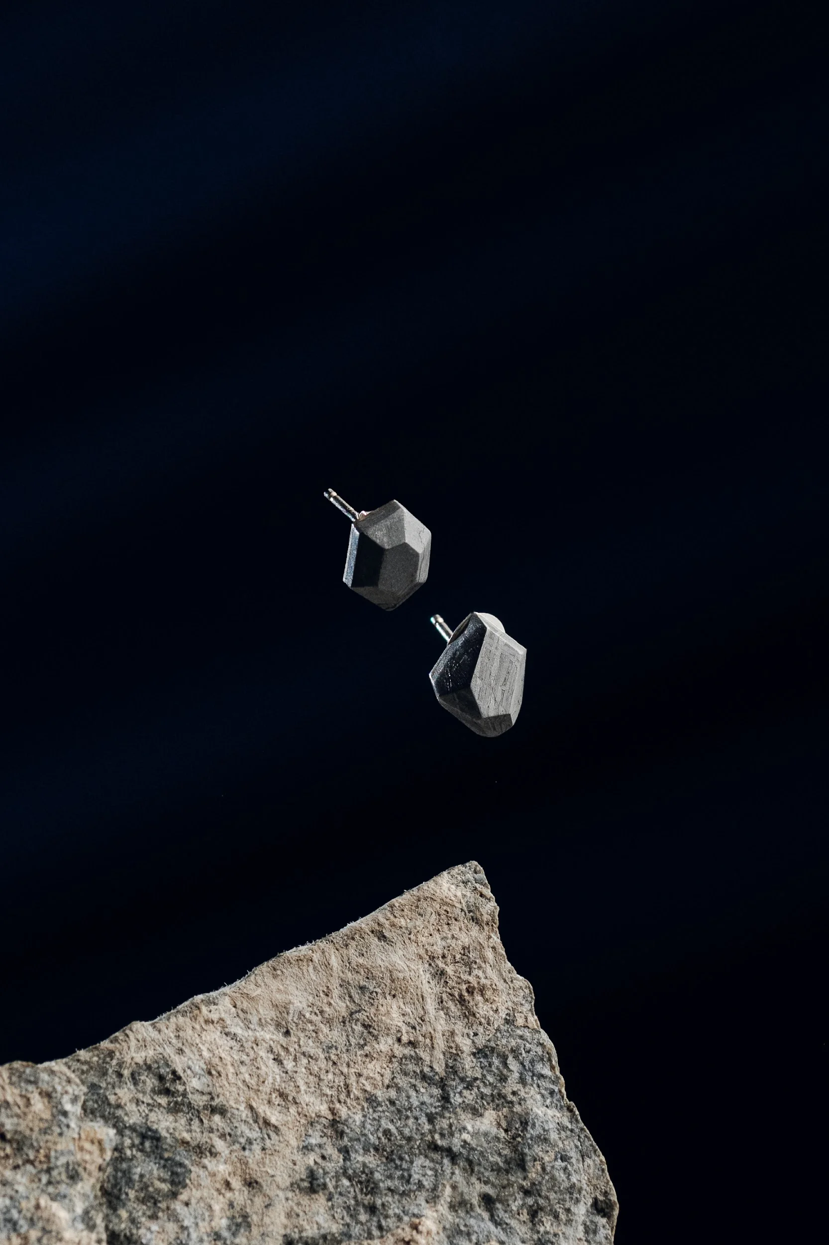 Muonionalusta Meteorite Astra Earrings