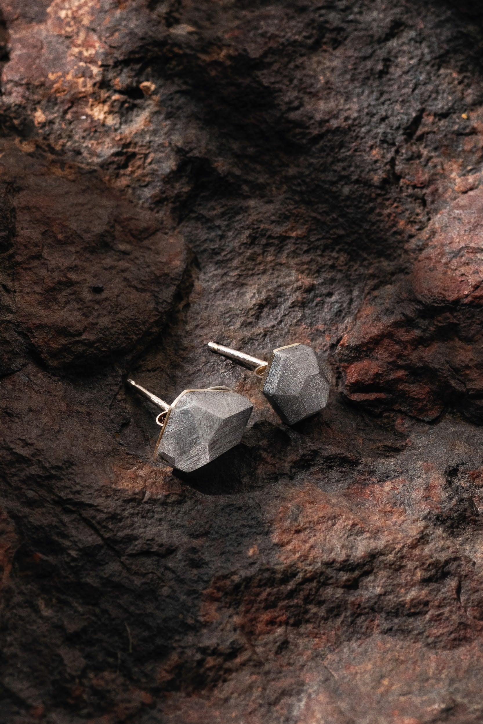 Muonionalusta Meteorite Astra Earrings