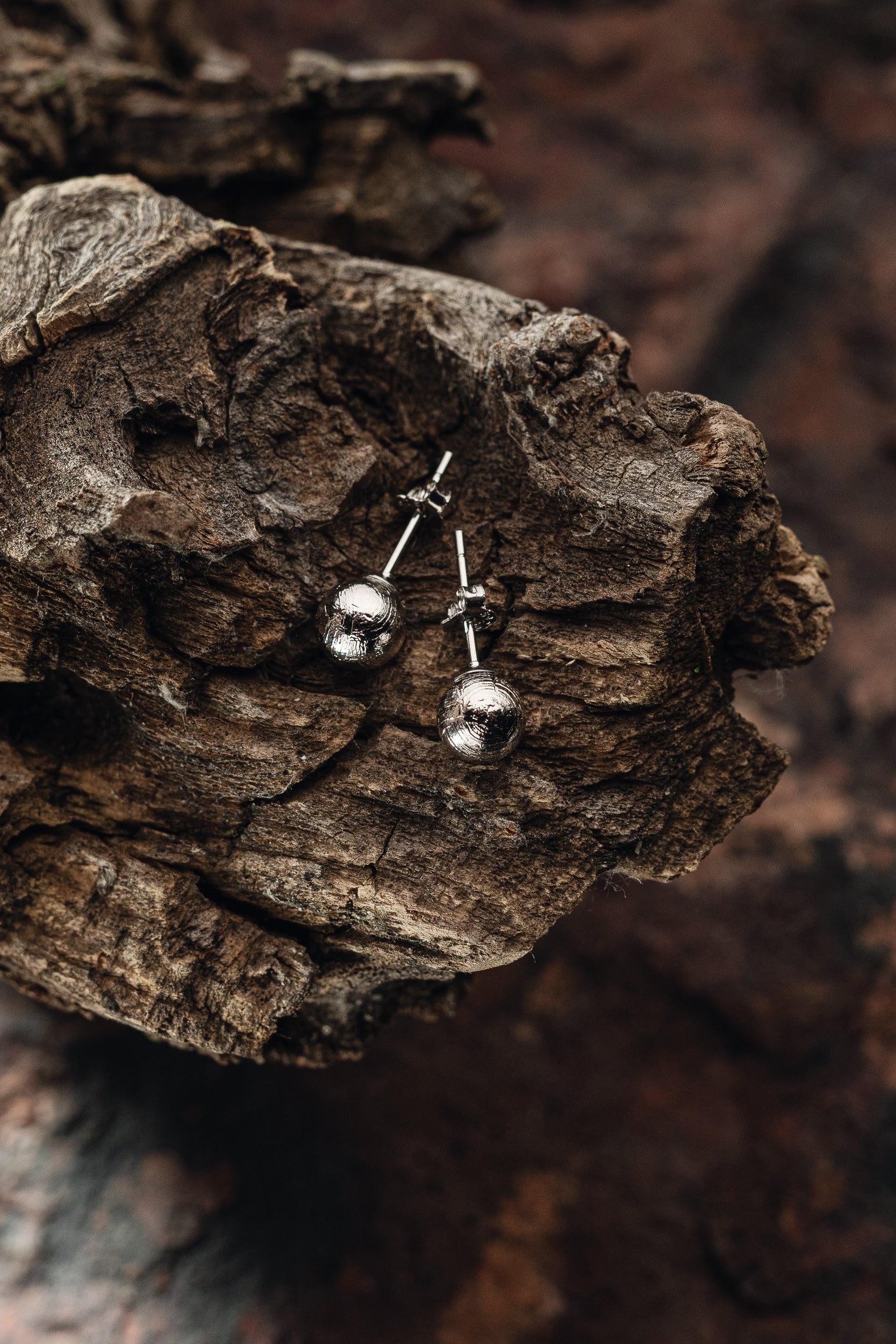 Muonionalusta meteorite bead earrings