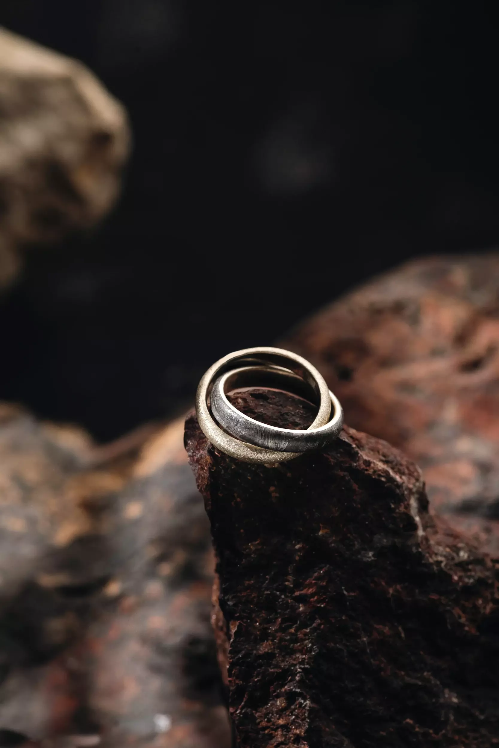 Muonionalusta Meteorite Ring “Eclipse” - Solid Silver & Meteorite