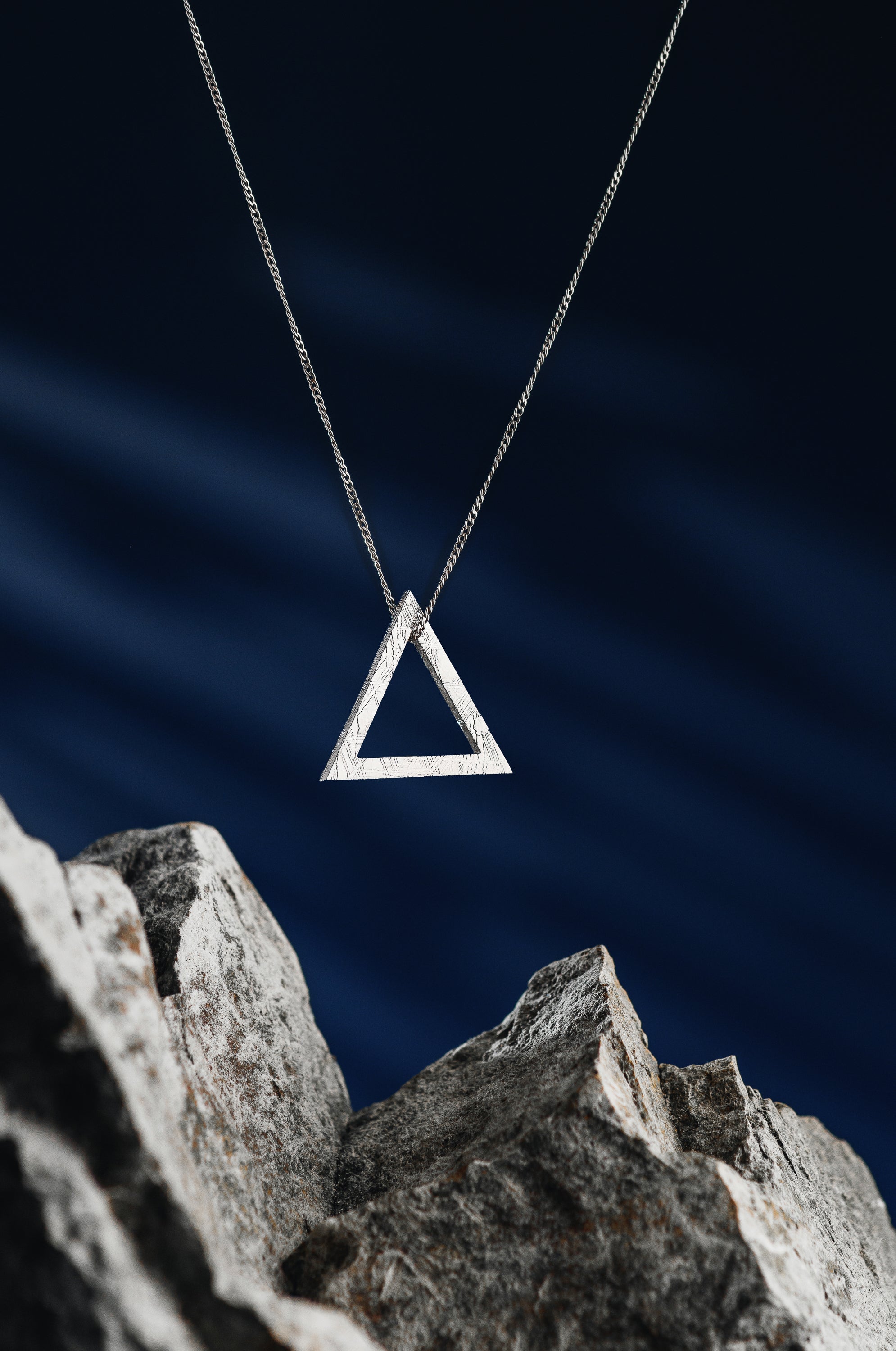 Muonionalusta meteorite triangle pendant