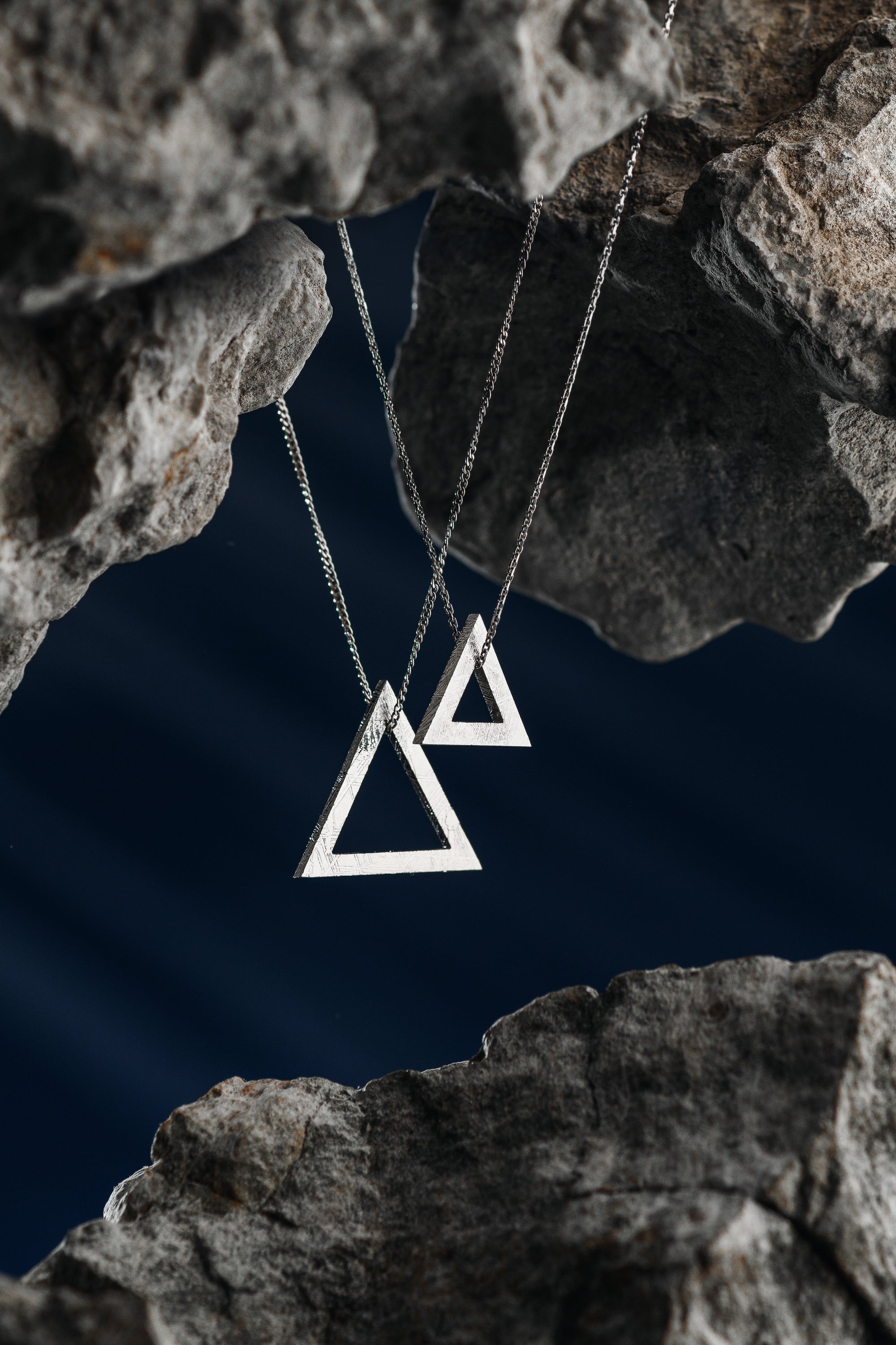 Muonionalusta meteorite triangle pendant