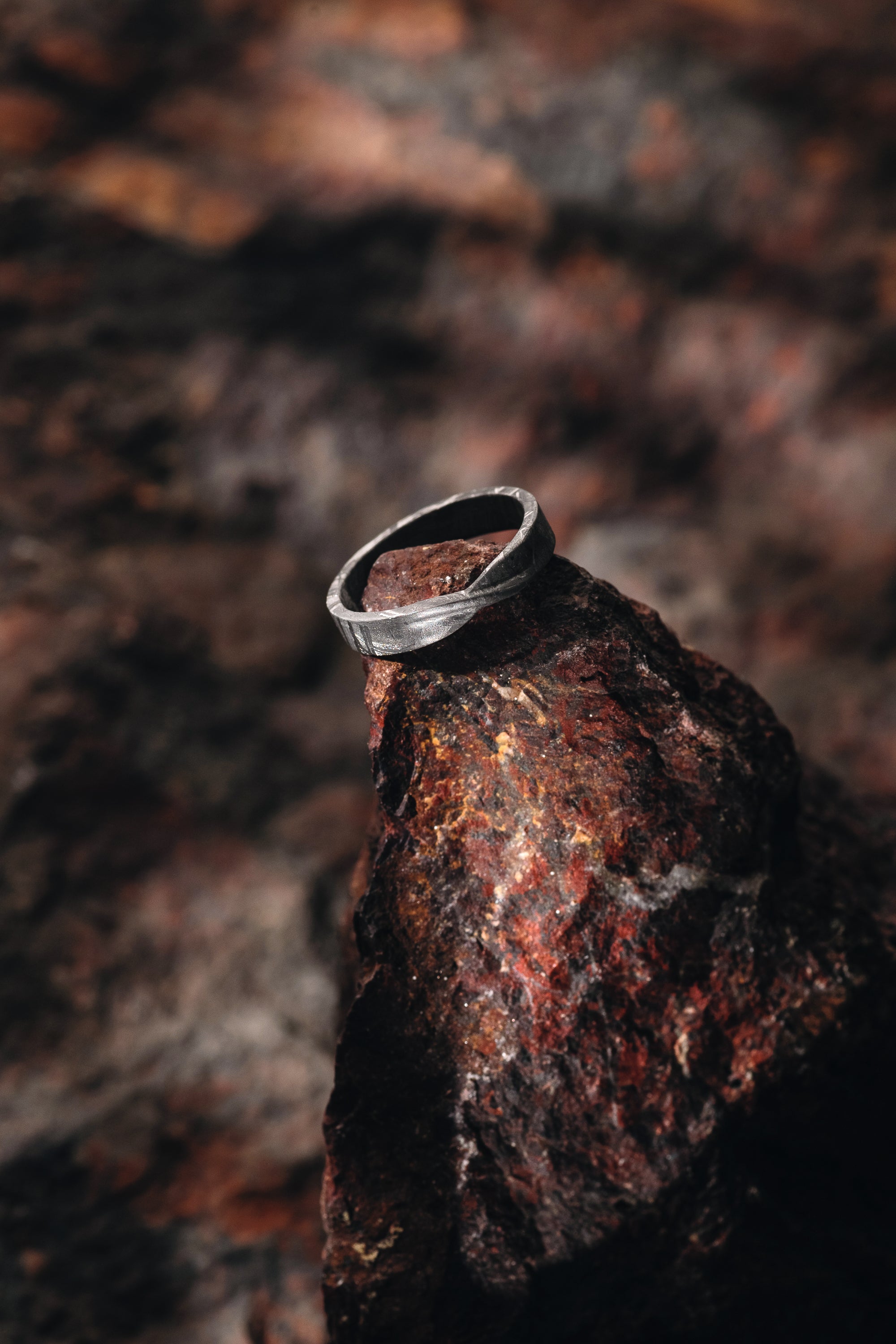 Muonionalusta meteorite, eternity ring