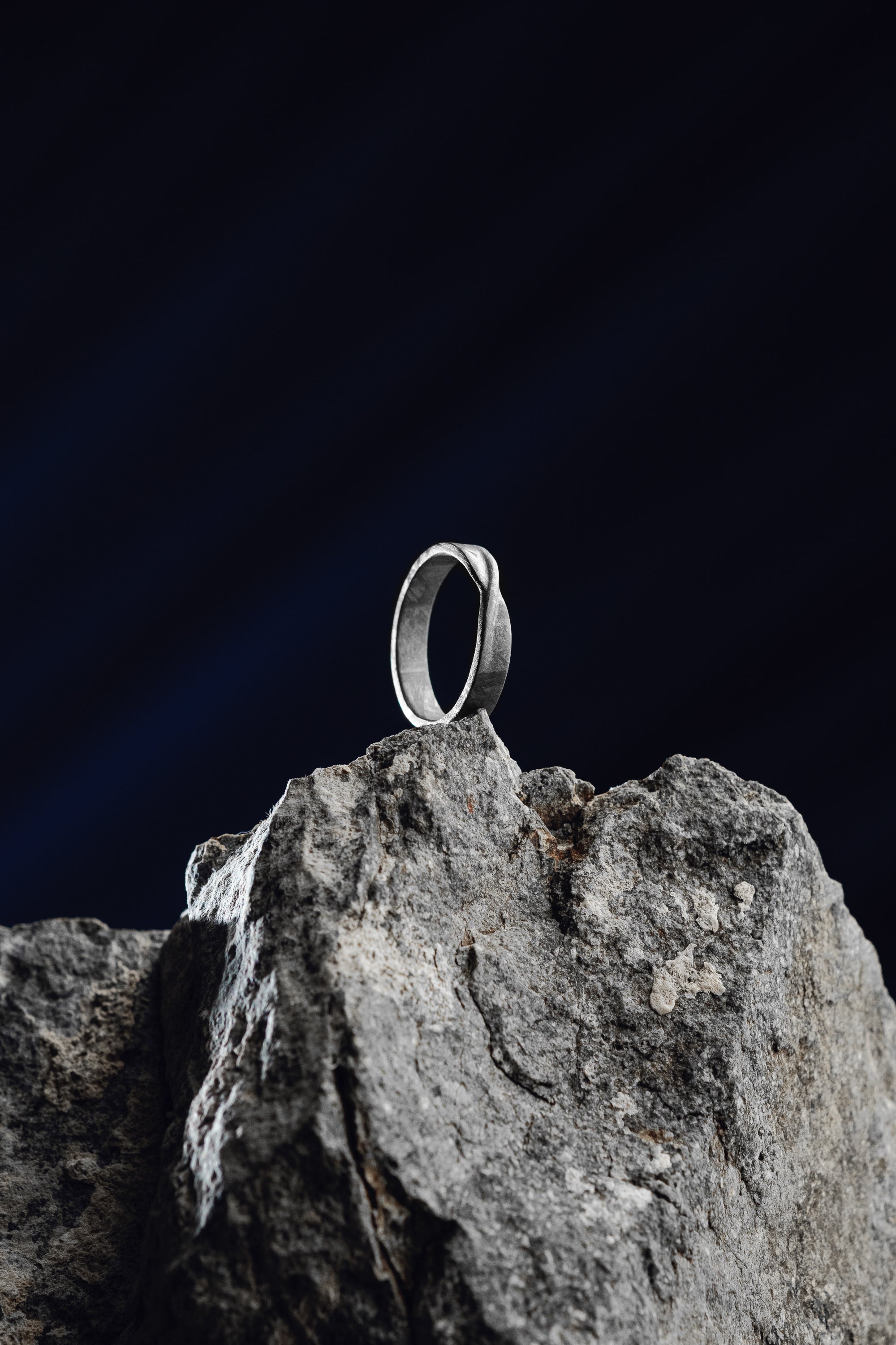 Muonionalusta meteorite, eternity ring