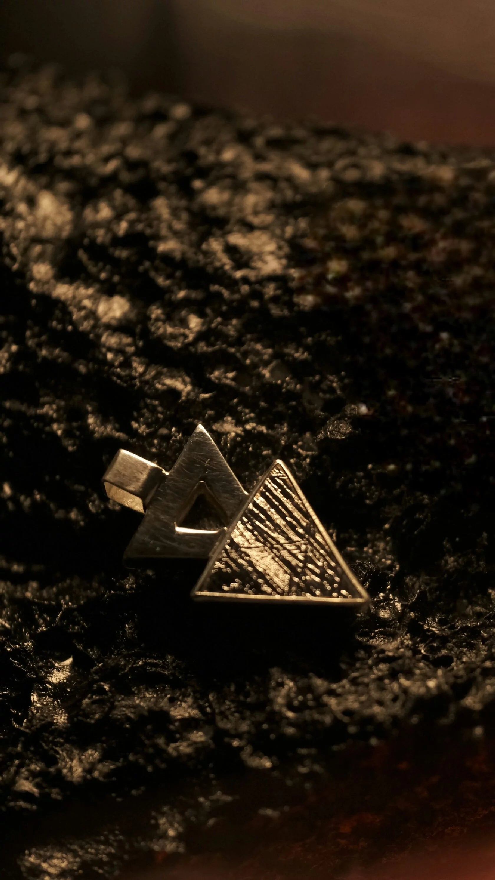 Handcrafted meteorite pendant with silver setting - authentic Muonionalusta meteorite, a celestial style with a genuine meteorite centerpiece. Explore the cosmos with this unique meteorite jewelry piece.