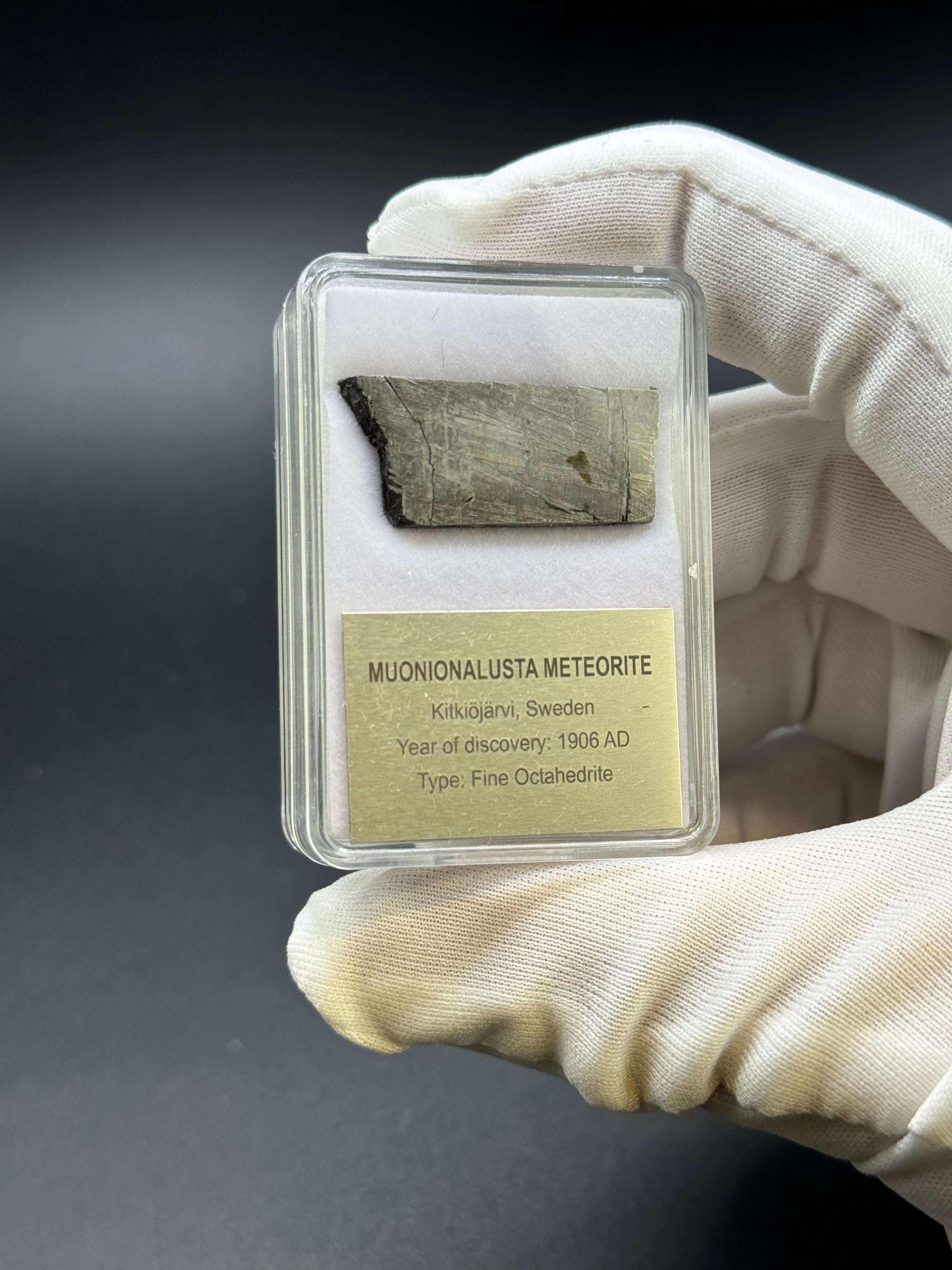 MUONIONALUSTA METEORITE, SWEDEN. DISPLAY BOX. 9,35 GRAMS.