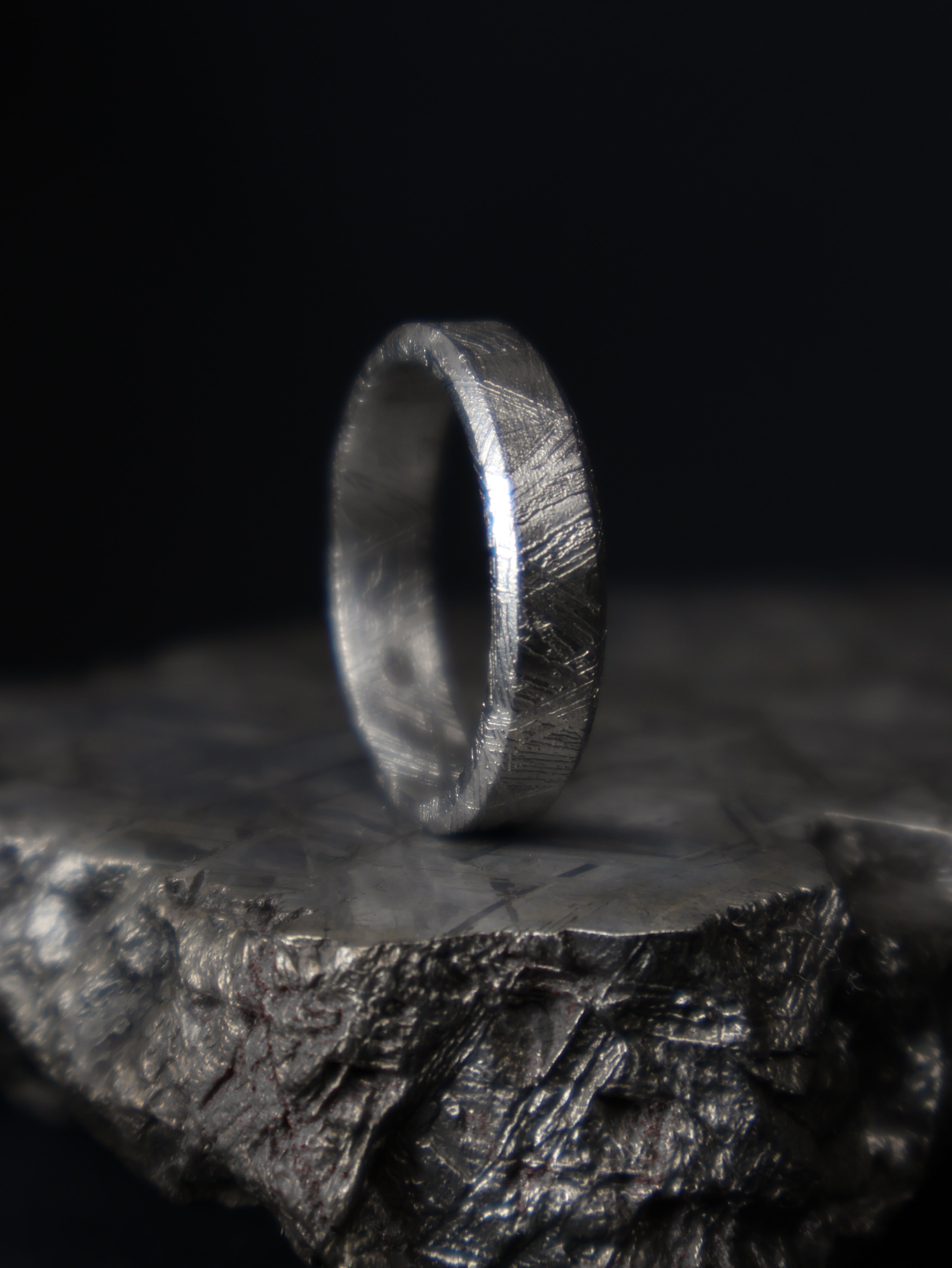 Muonionalusta meteorite Solid ring, Flat.