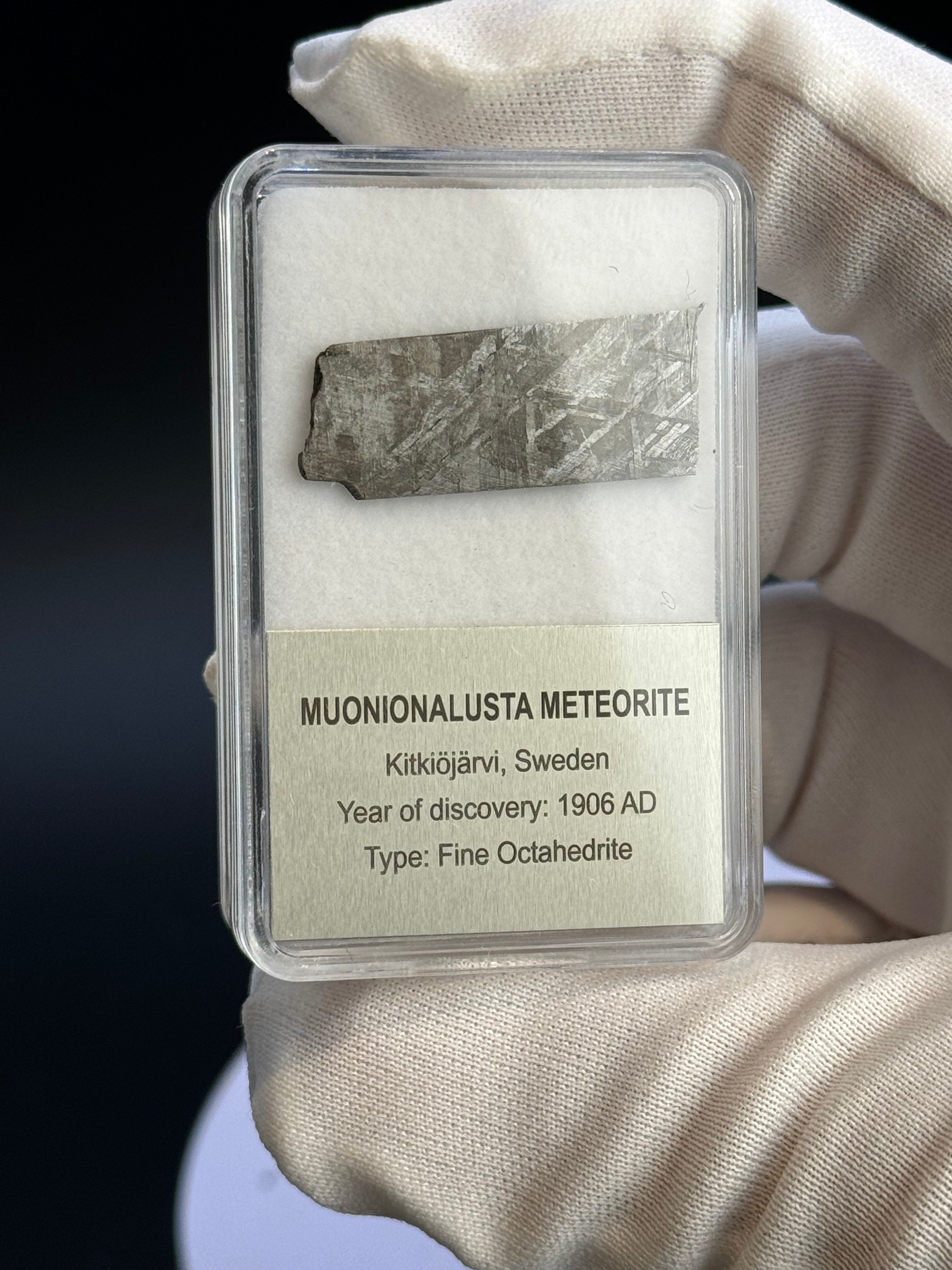 MUONIONALUSTA METEORITE, SWEDEN. DISPLAY BOX. 3,5 grams.