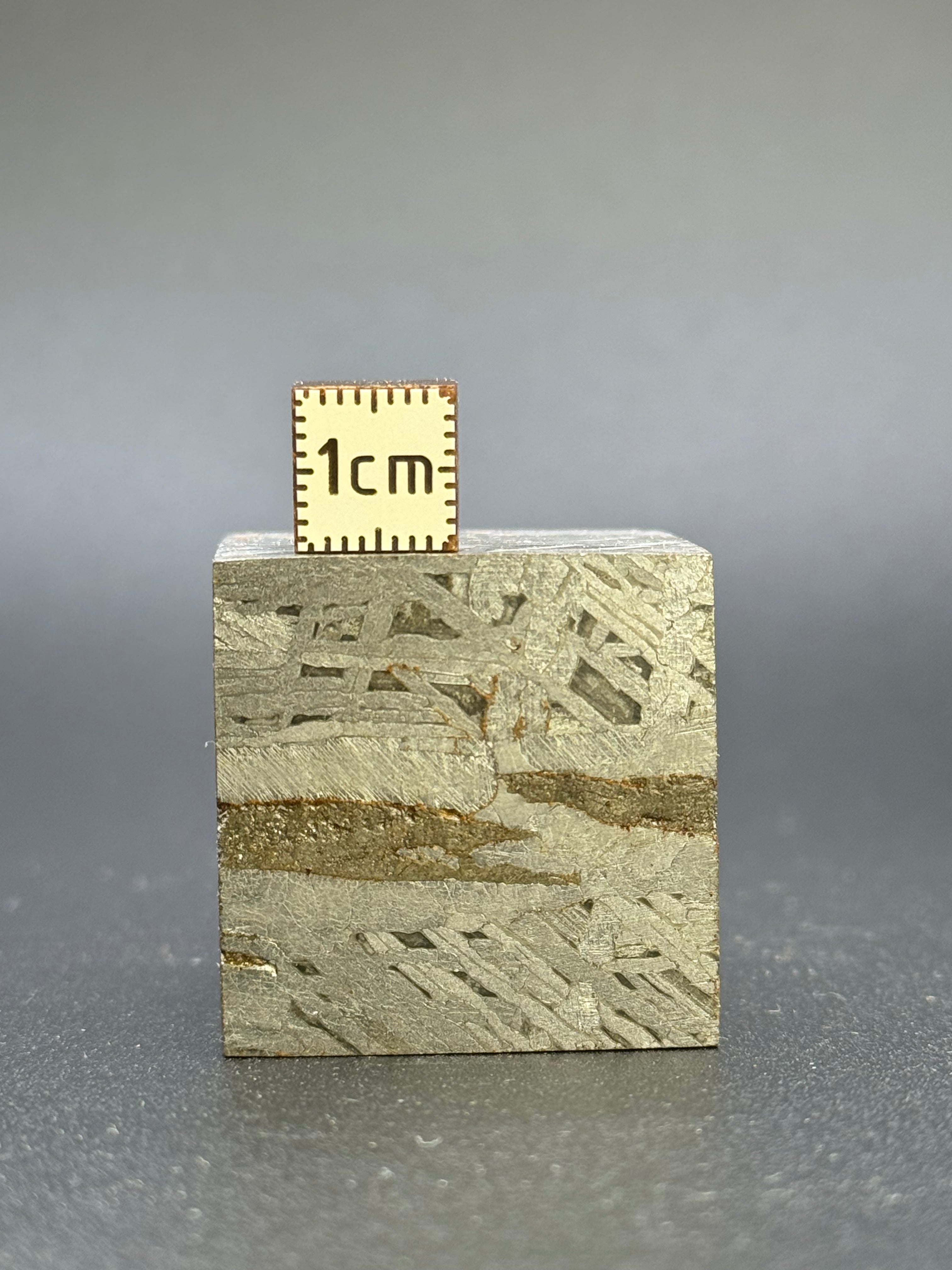 ALETAI, GOBI DESERT, CHINA. 194 GRAMS CUBE.