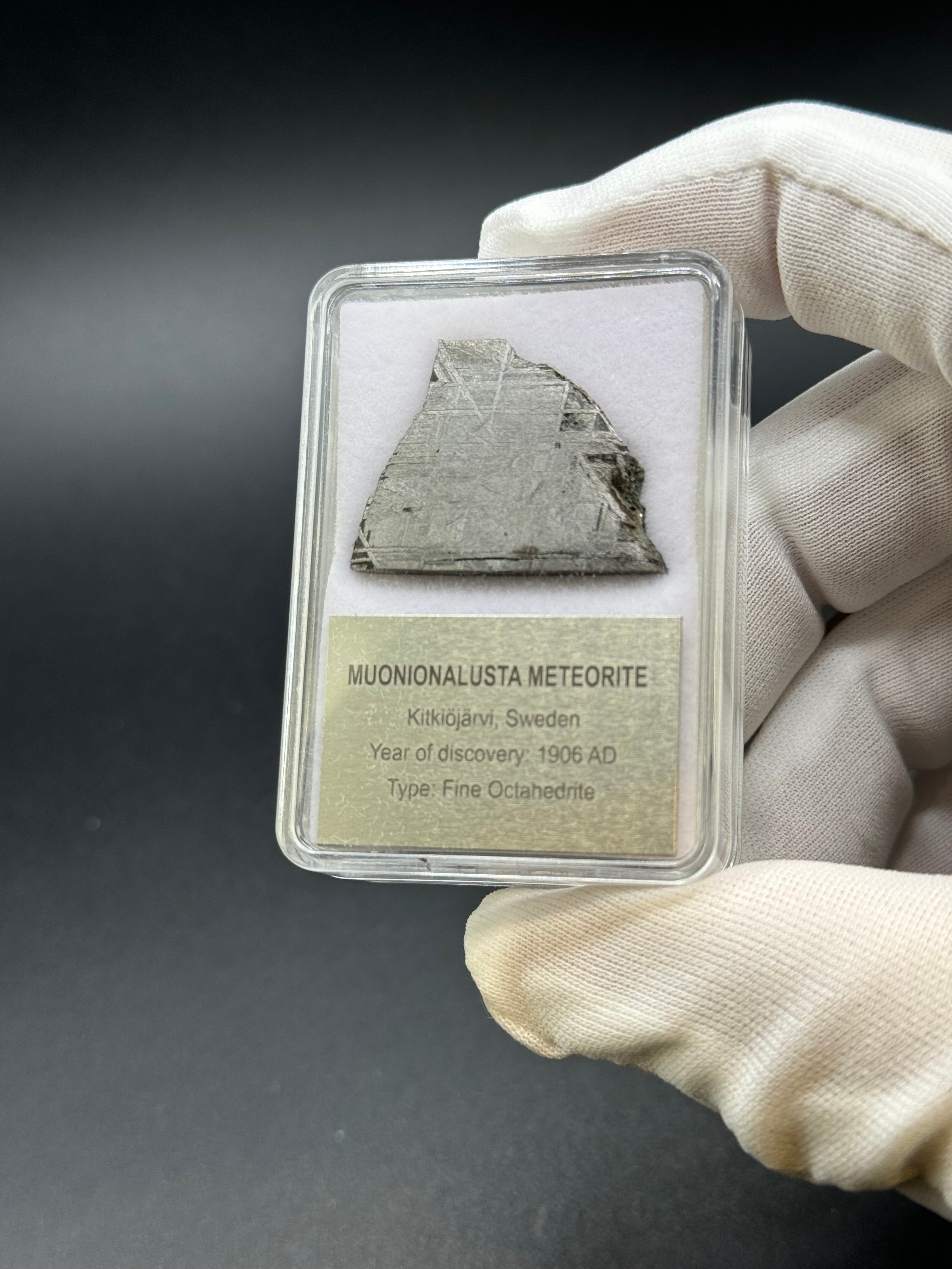 MUONIONALUSTA METEORITE, SWEDEN. DISPLAY BOX. 10,11 GRAMS.