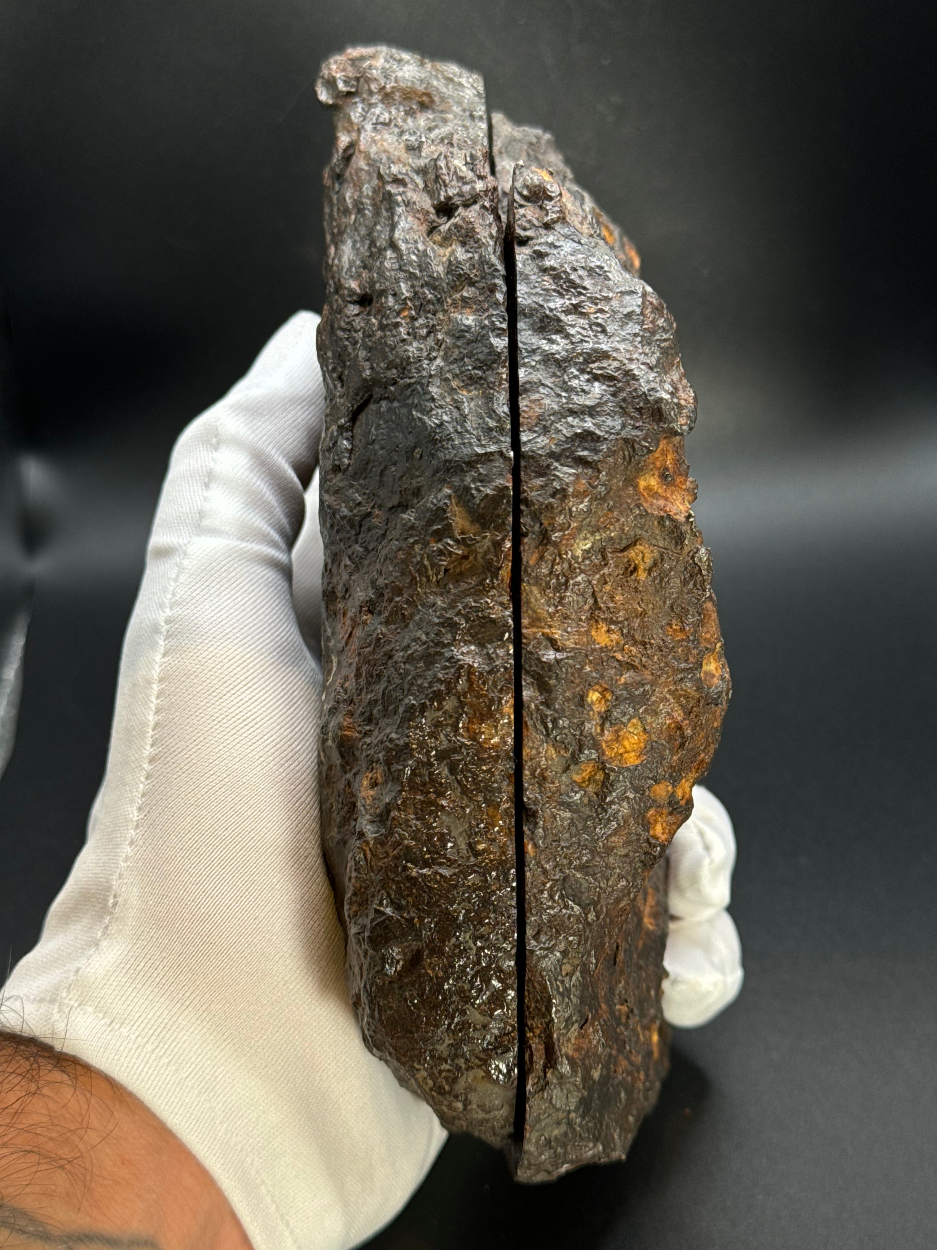 Full Sericho meteorite from Kenya, in two halves. Total weight: 3,057 grams.