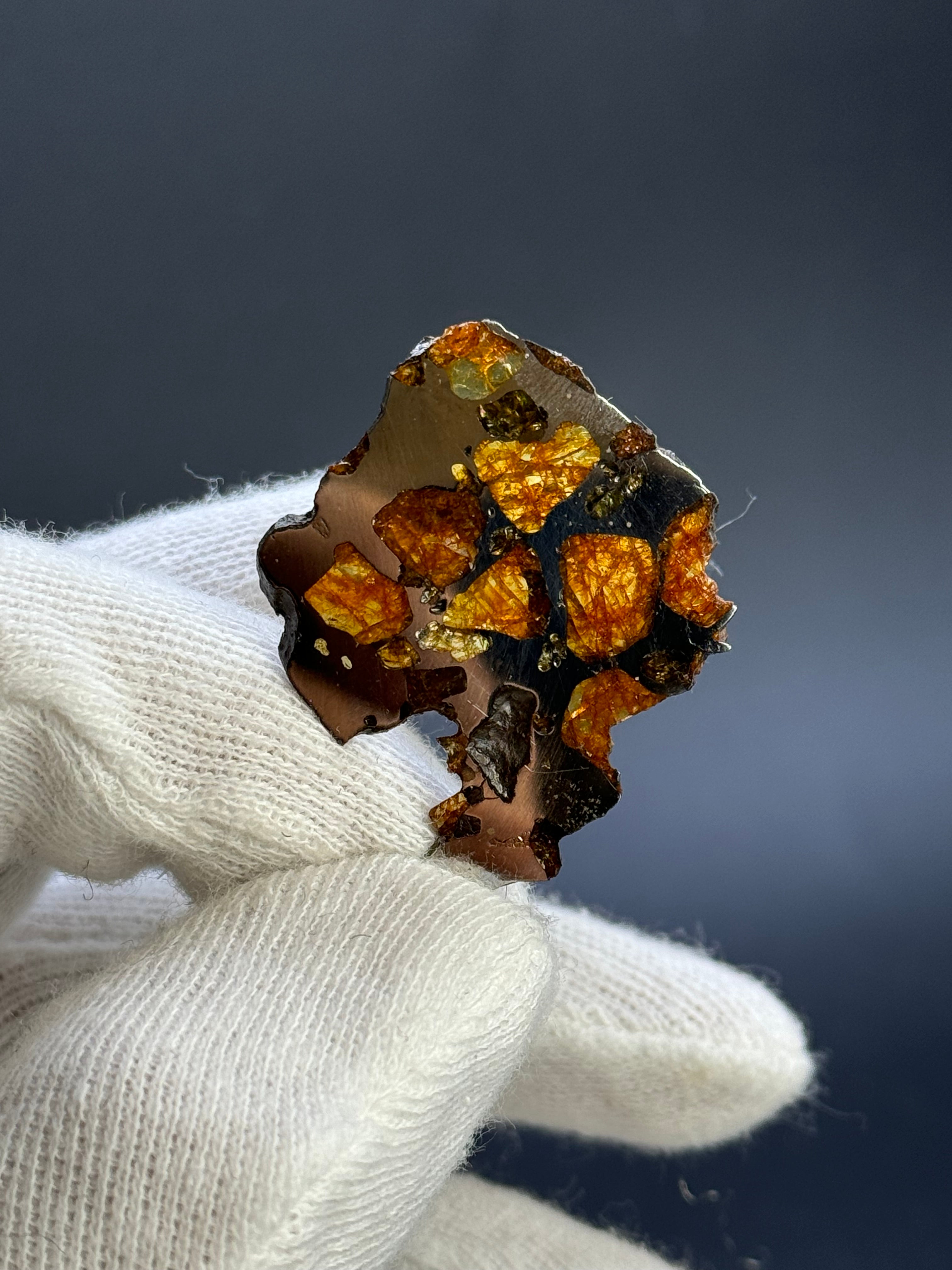 Imilac pallasite meteorite, Chile. 6,12 grams