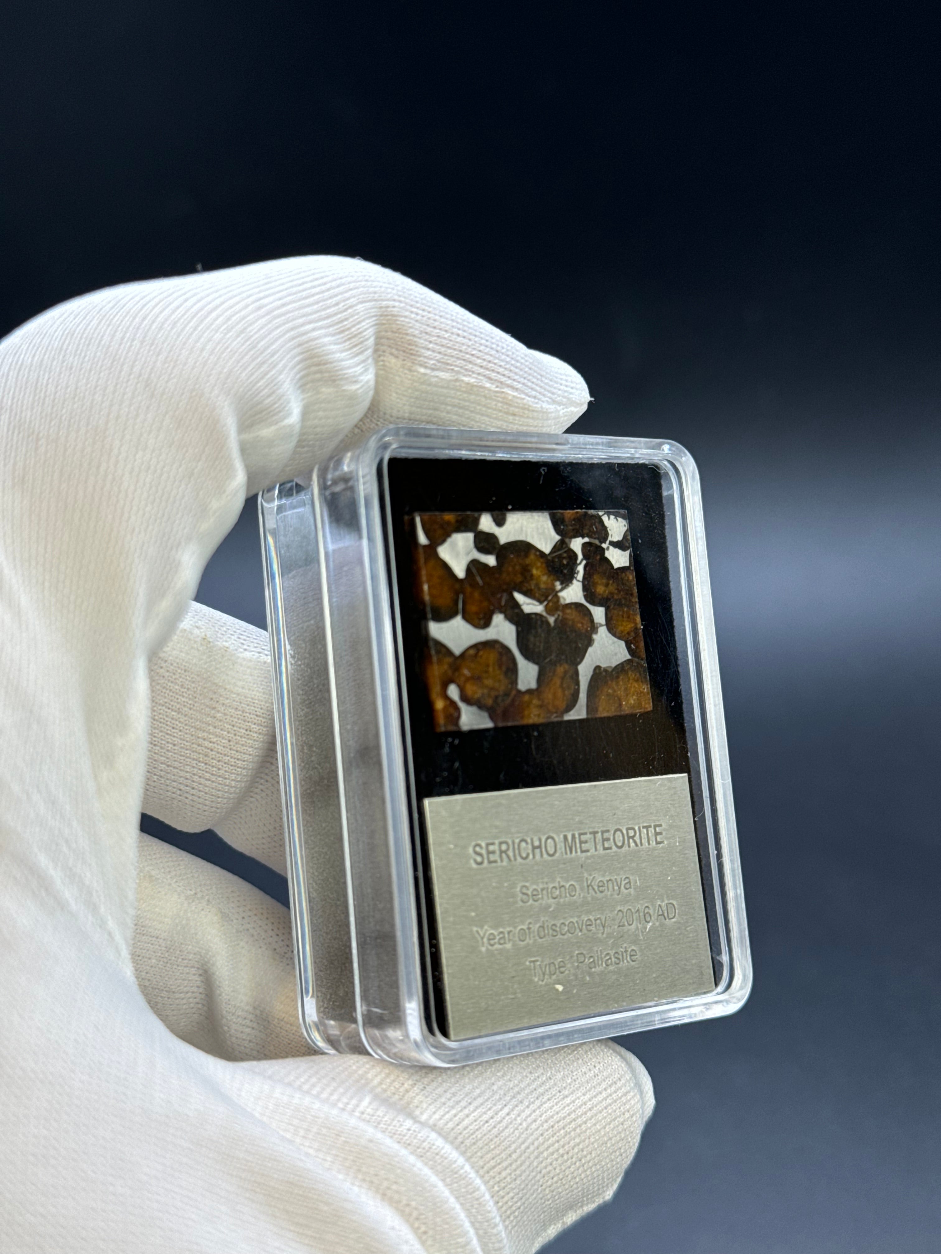 SERICHO METEORITE, KENYA. DISPLAY BOX. 4,6 GRAMS.