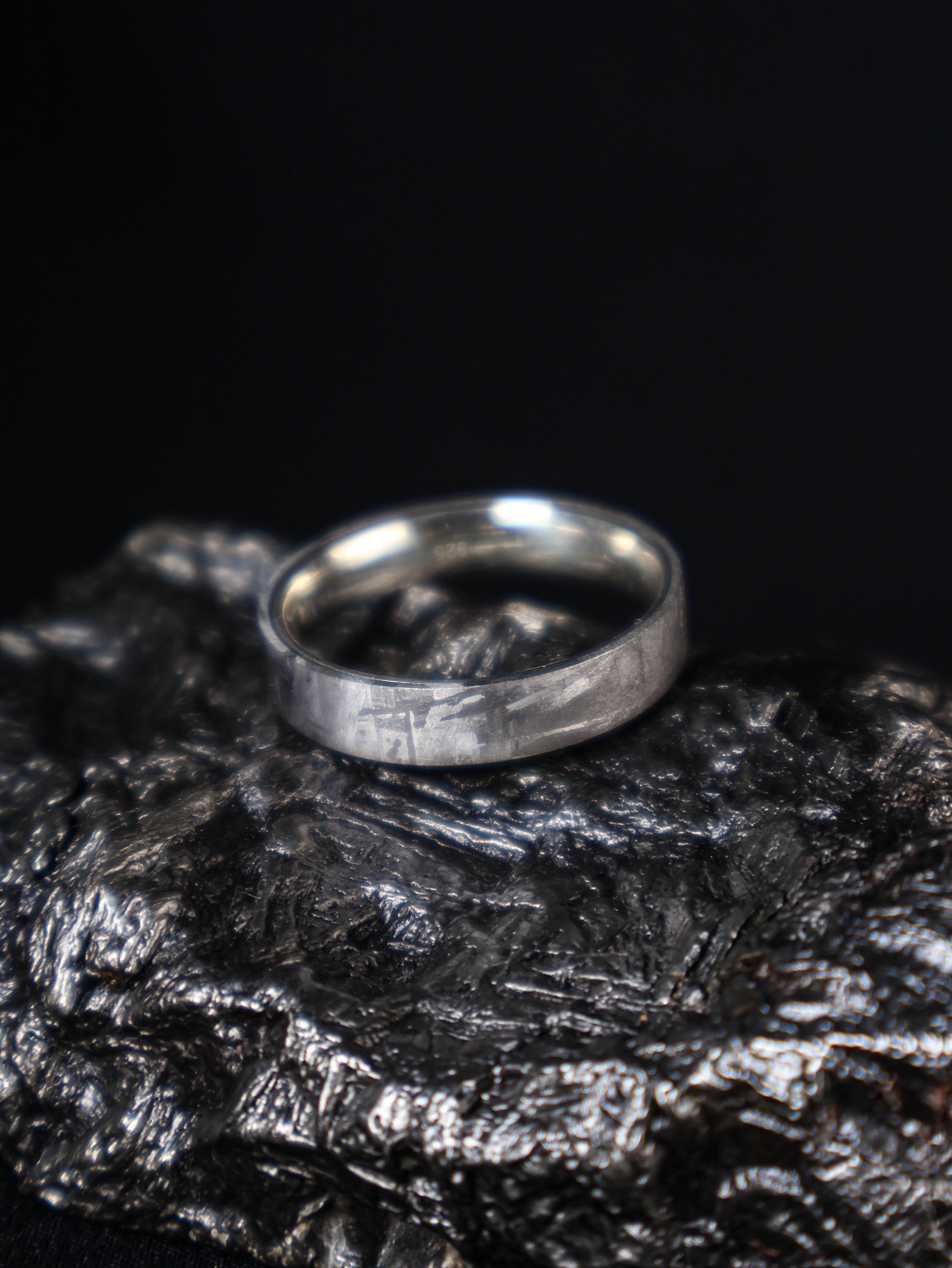 INTERSTELLAR - MUONIONALUSTA METEORITE & SILVER 925