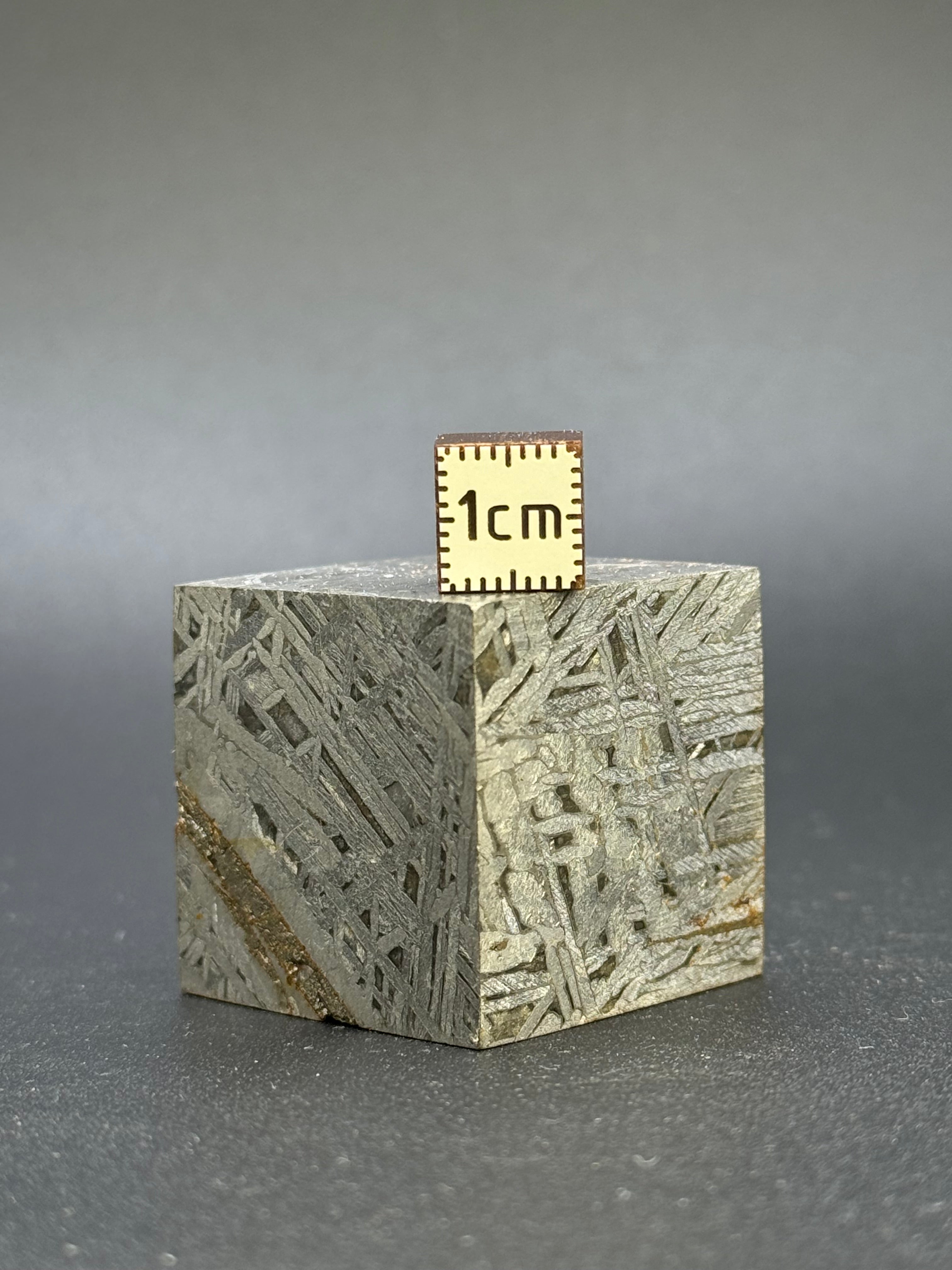 ALETAI, GOBI DESERT, CHINA. 194 GRAMS CUBE.