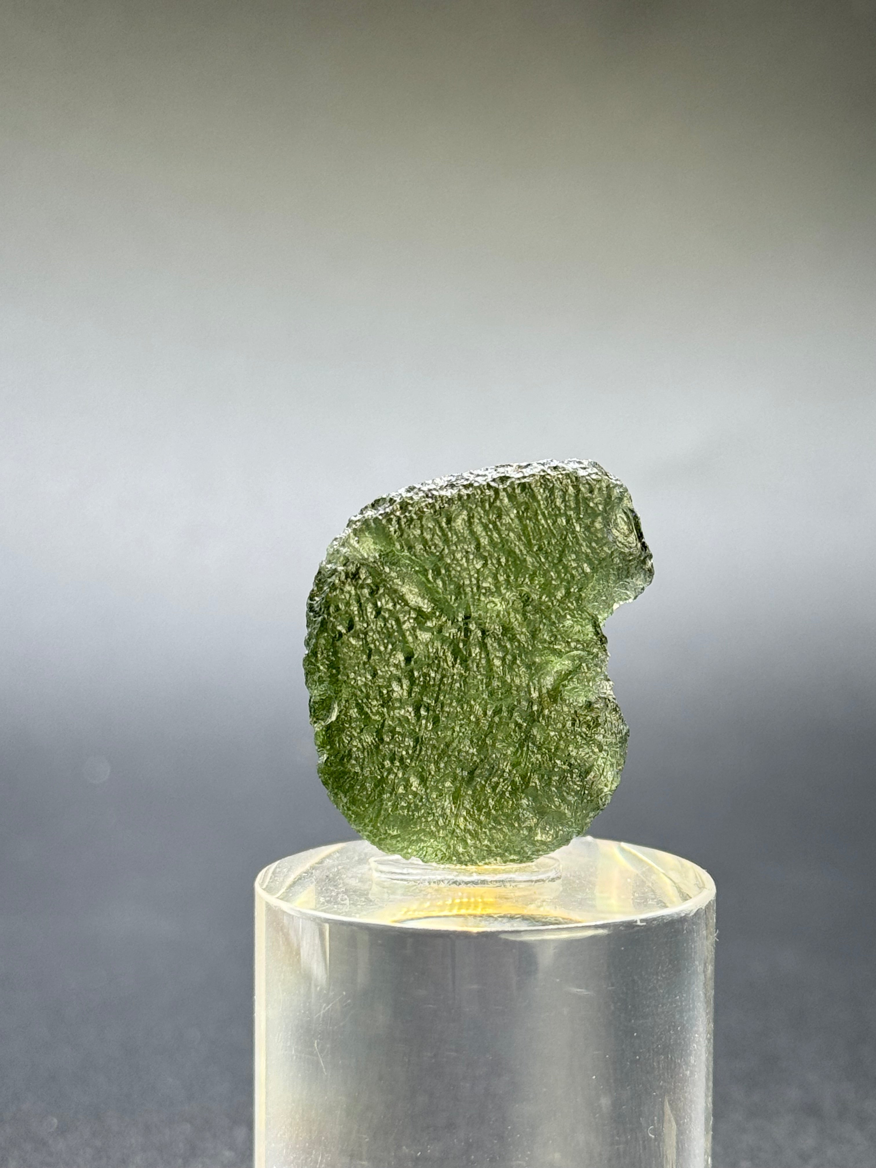 RAW MOLDAVITE, CZECH REPUBLIC. 5,02 GRAMS.