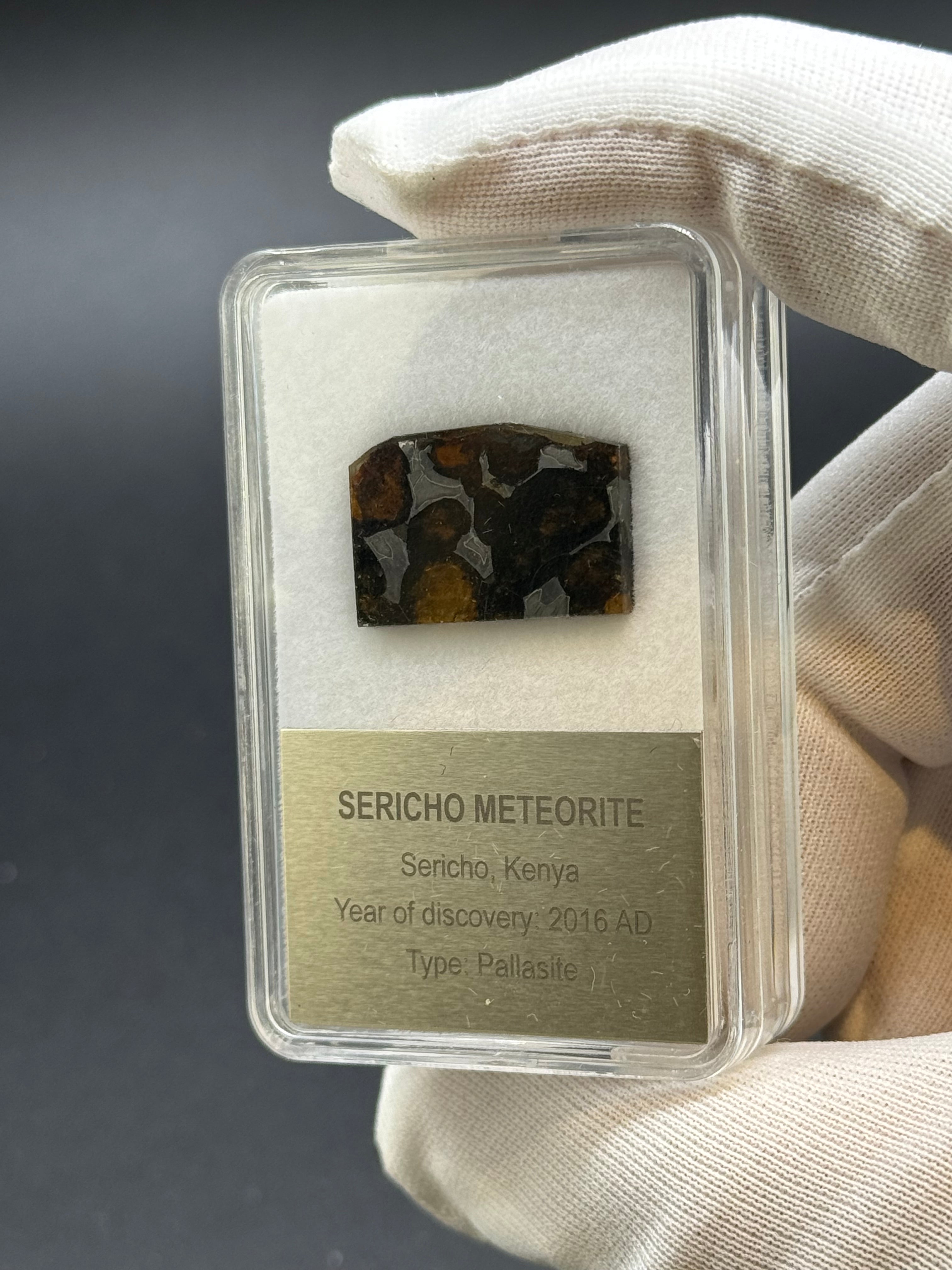 SERICHO METEORITE, KENYA. DISPLAY BOX. 2 GRAMS.
