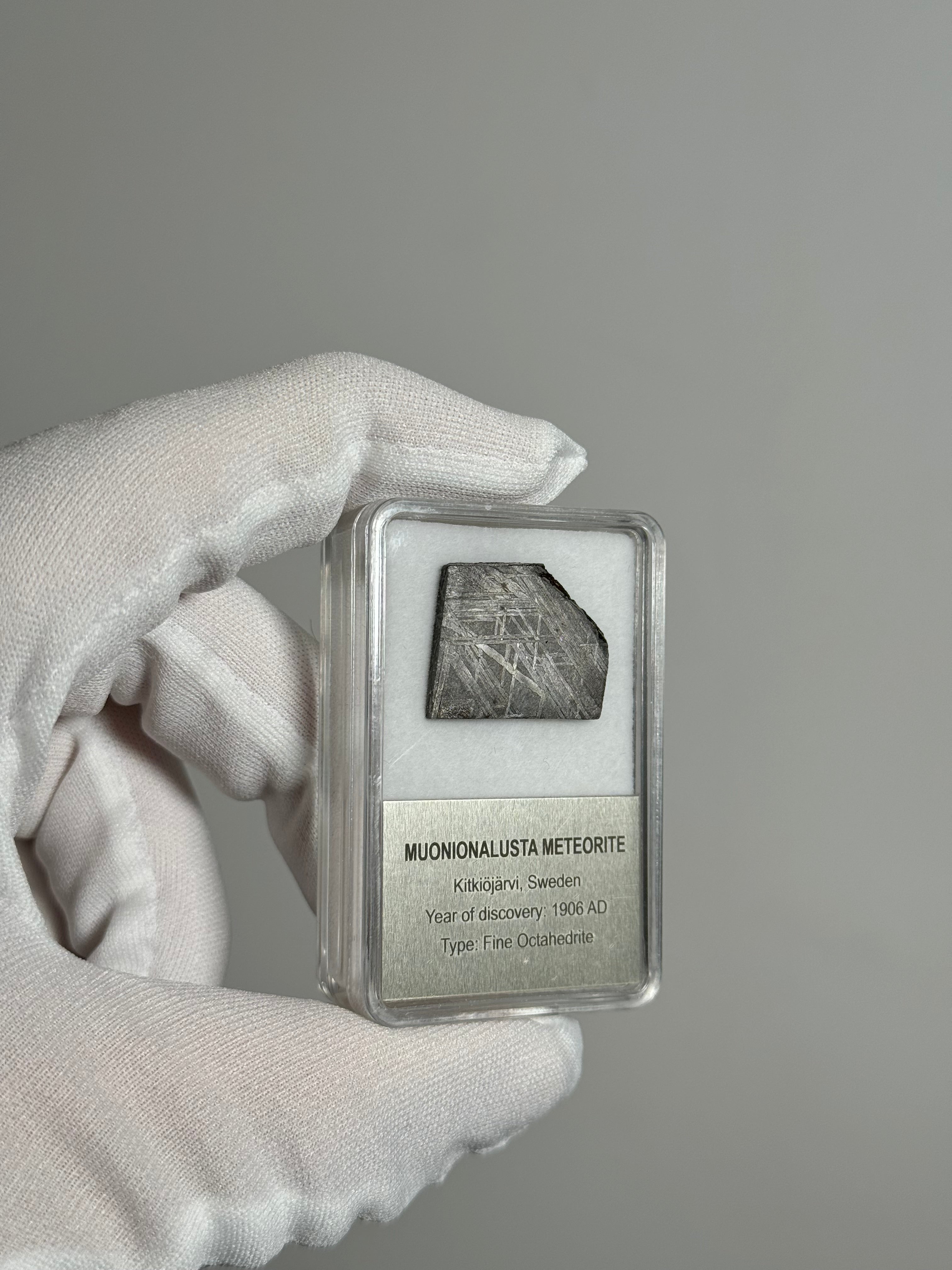 MUONIONALUSTA METEORITE, SWEDEN. DISPLAY BOX. 7 GRAMS.
